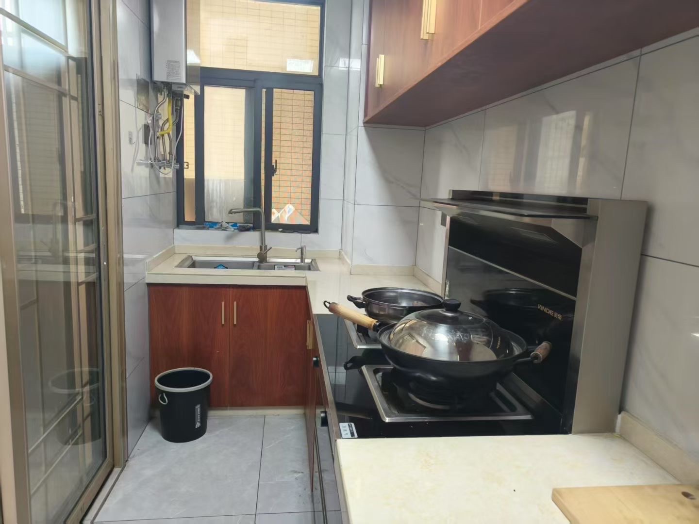 丽景天下一期 3室2厅2卫 1900.0元/月 丽景天下一期 3室2厅2卫 1900.0元/月室内图