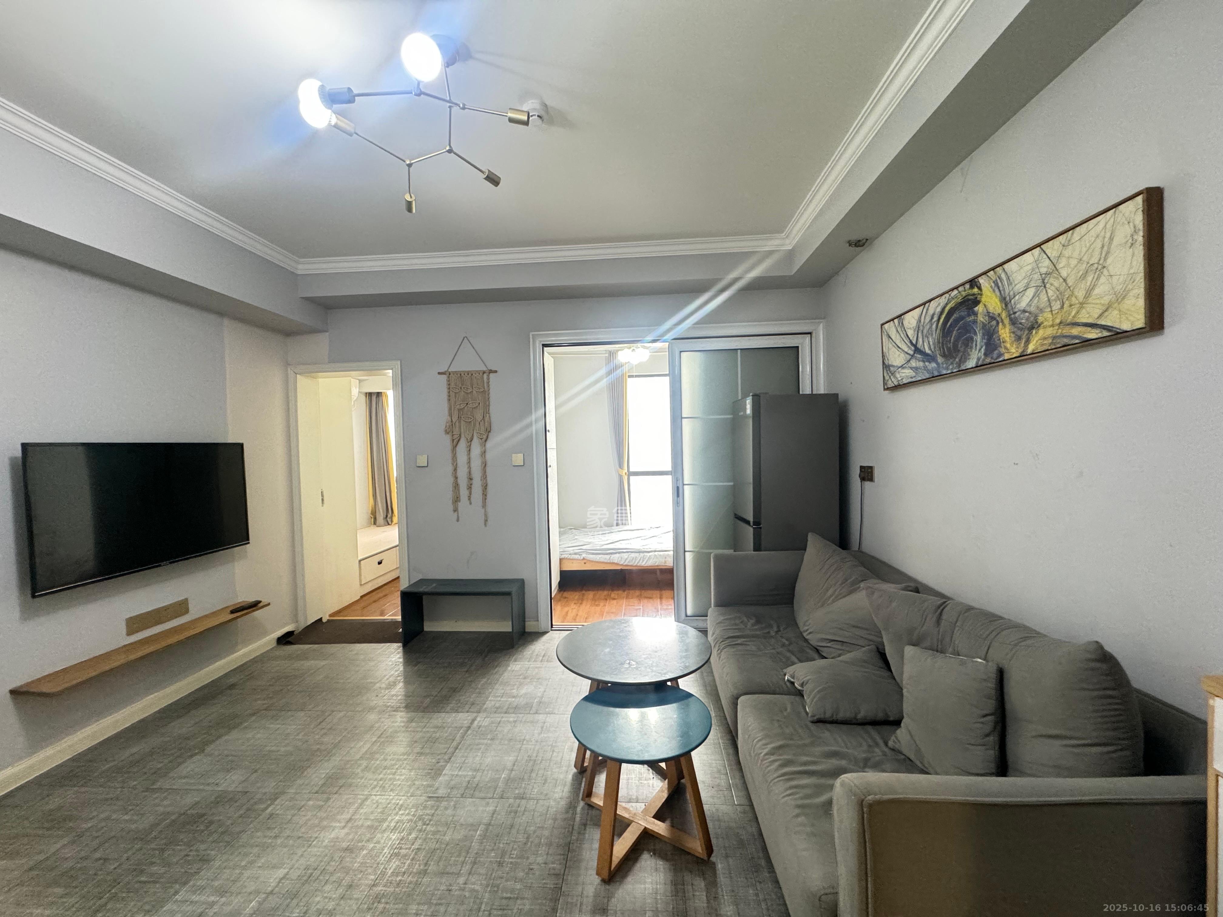 欧亚达国际广场  2室1厅1卫    2200.0元/月室内图