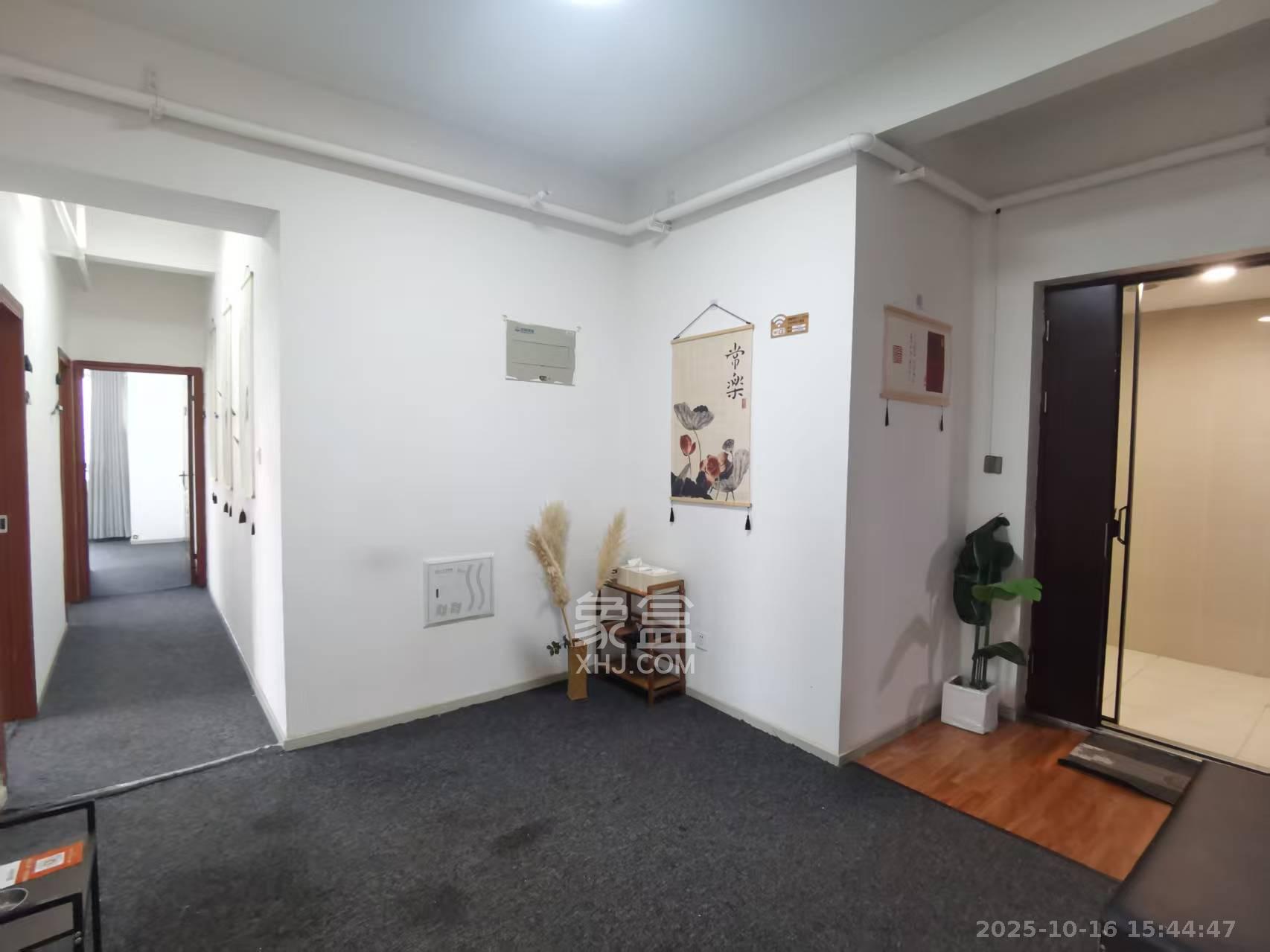 北辰三角洲B1E1区  4室1厅1卫    5000.0元/月室内图