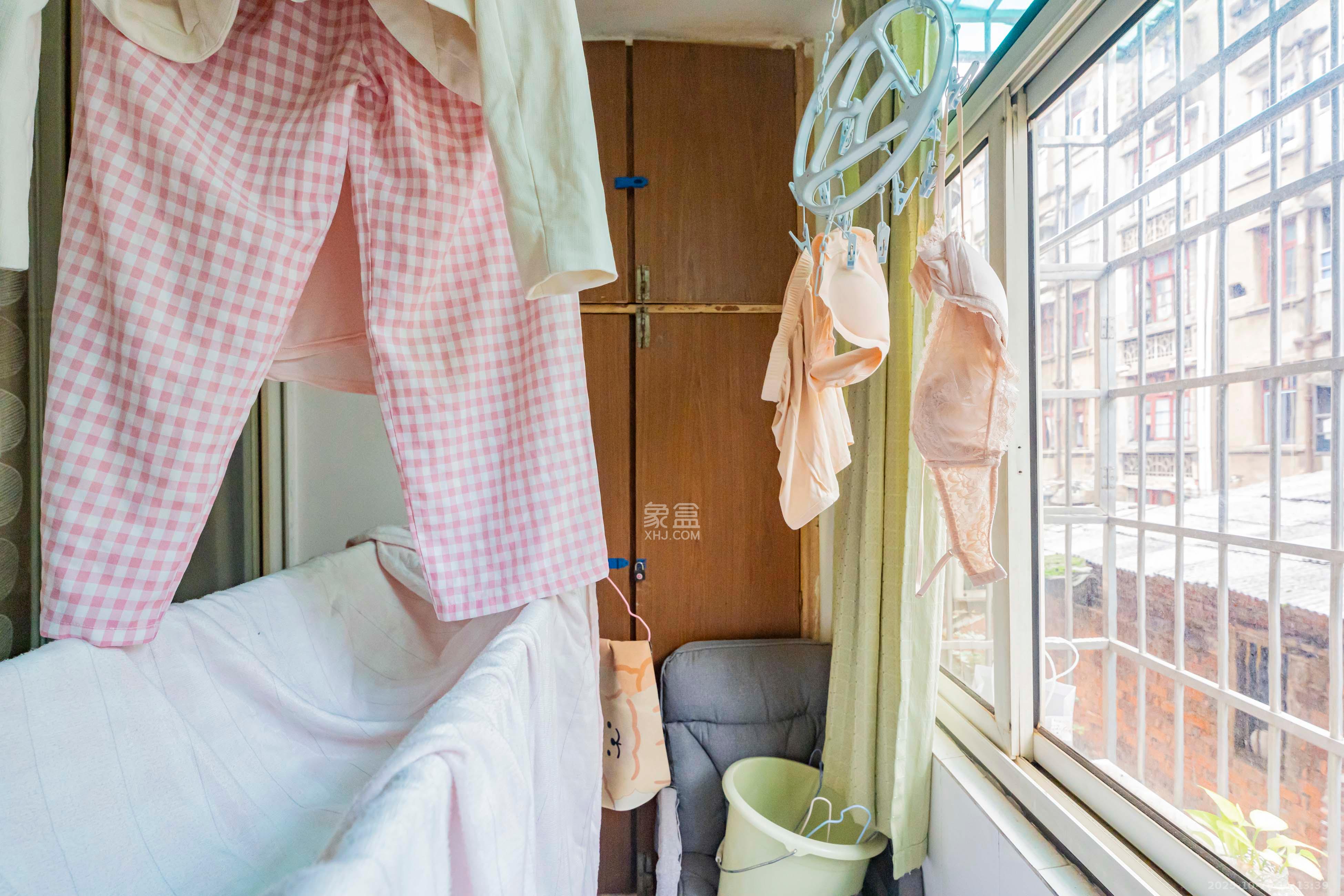 德雅路中国银行宿舍  2室2厅1卫    38.0万 德雅路中国银行宿舍  2室2厅1卫    38.0万阳台