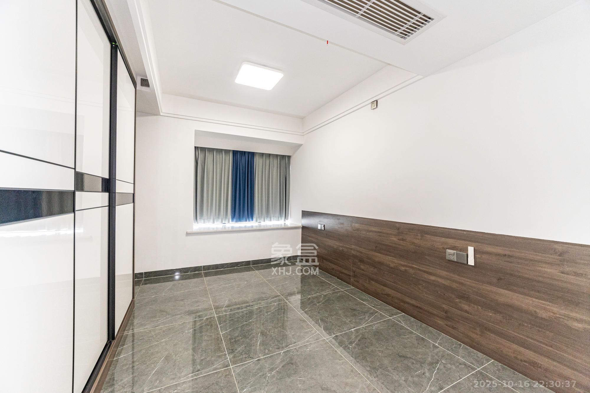 盛地东方芯府 3室2厅2卫 78.8万 盛地东方芯府 3室2厅2卫 78.8万卧室