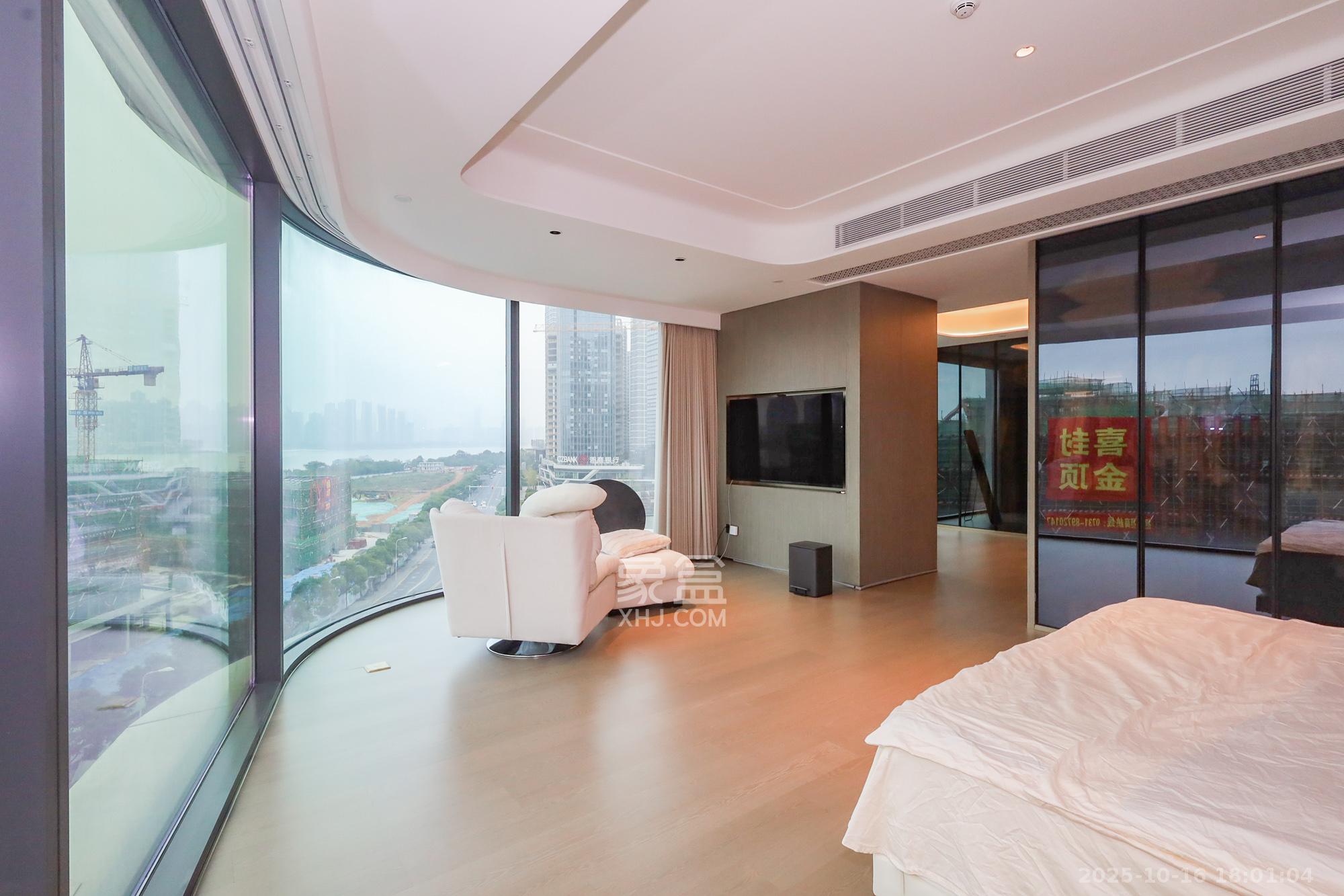 润和滨江湾  4室2厅4卫    1000.0万 润和滨江湾  4室2厅4卫    1000.0万卧室