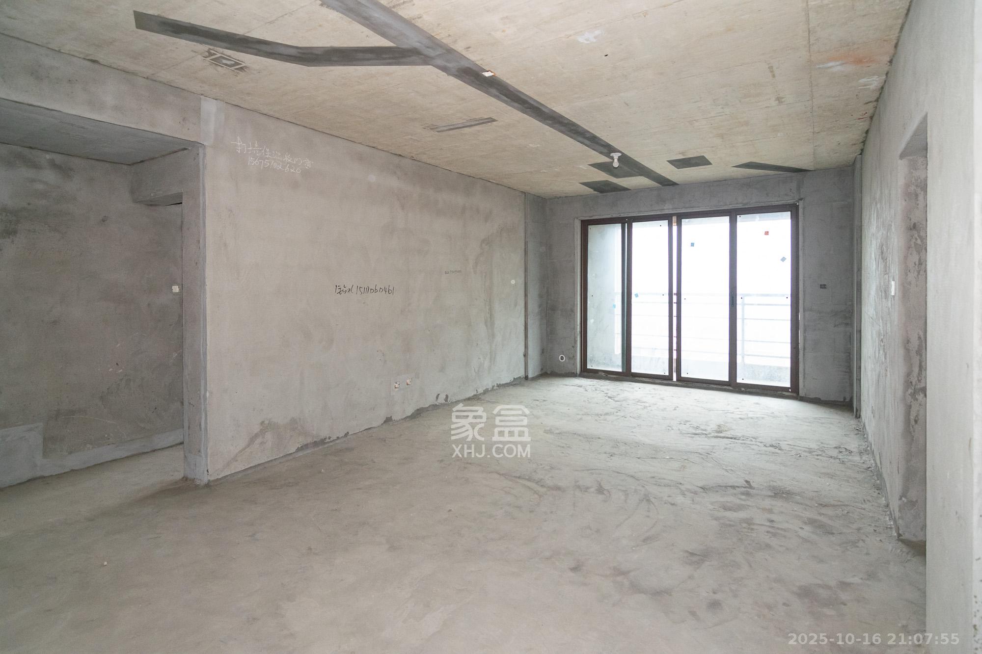 大汉汉园  5室2厅2卫    108.0万