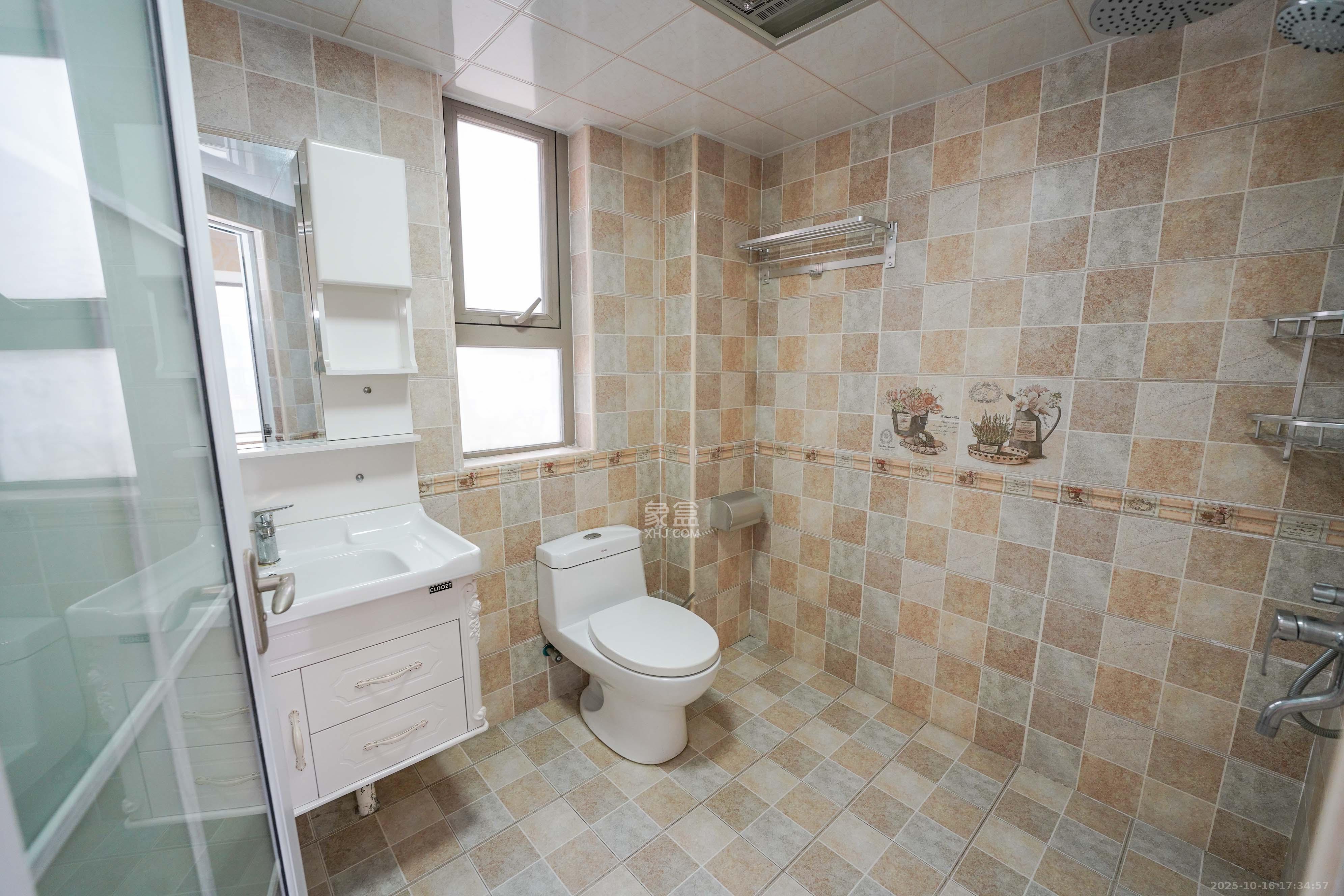 怡海星城  3室2厅2卫    72.0万卫生间