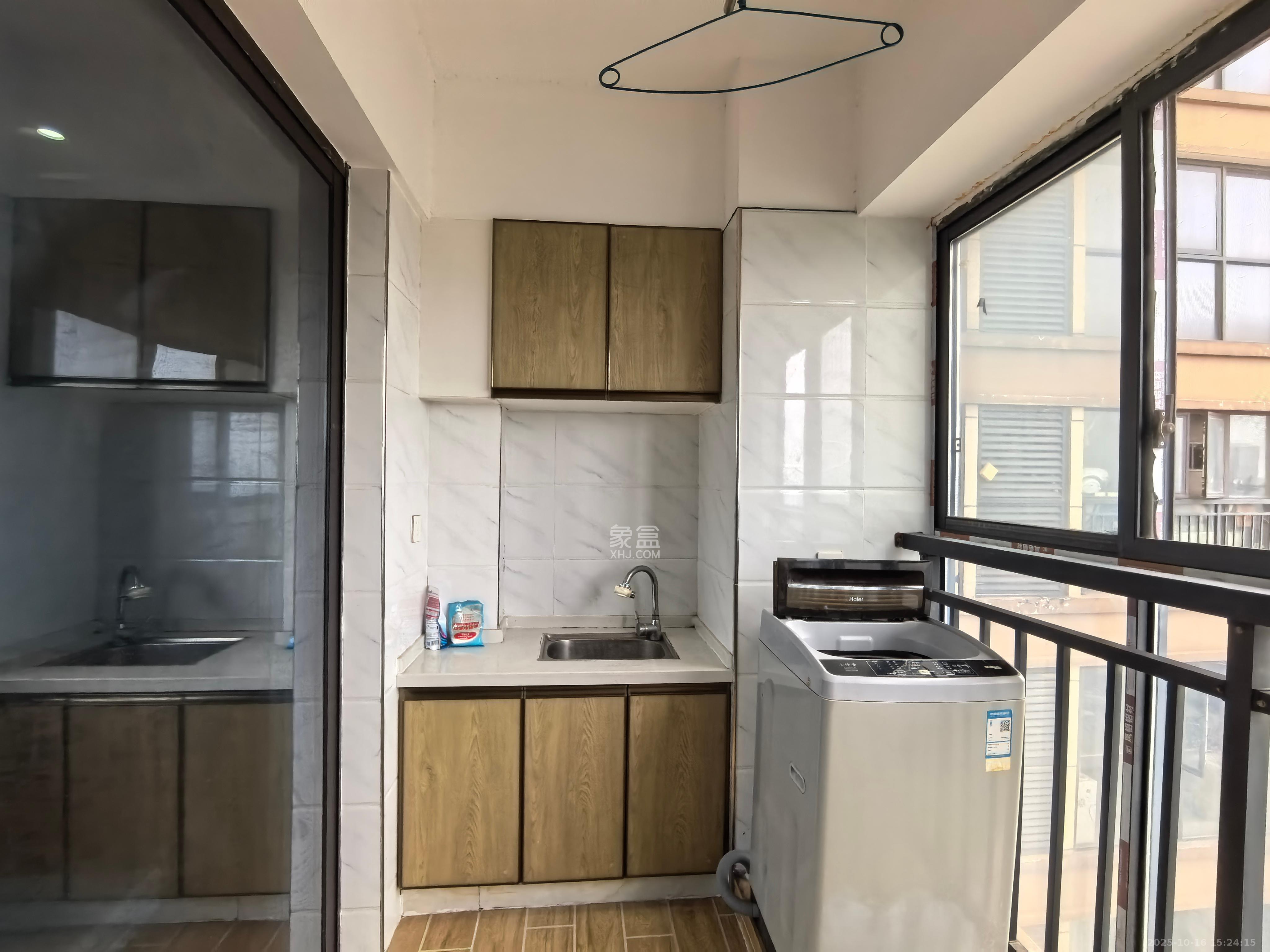 富兴旺角 1室1厅1卫 1300.0元/月 富兴旺角 1室1厅1卫 1300.0元/月室内图