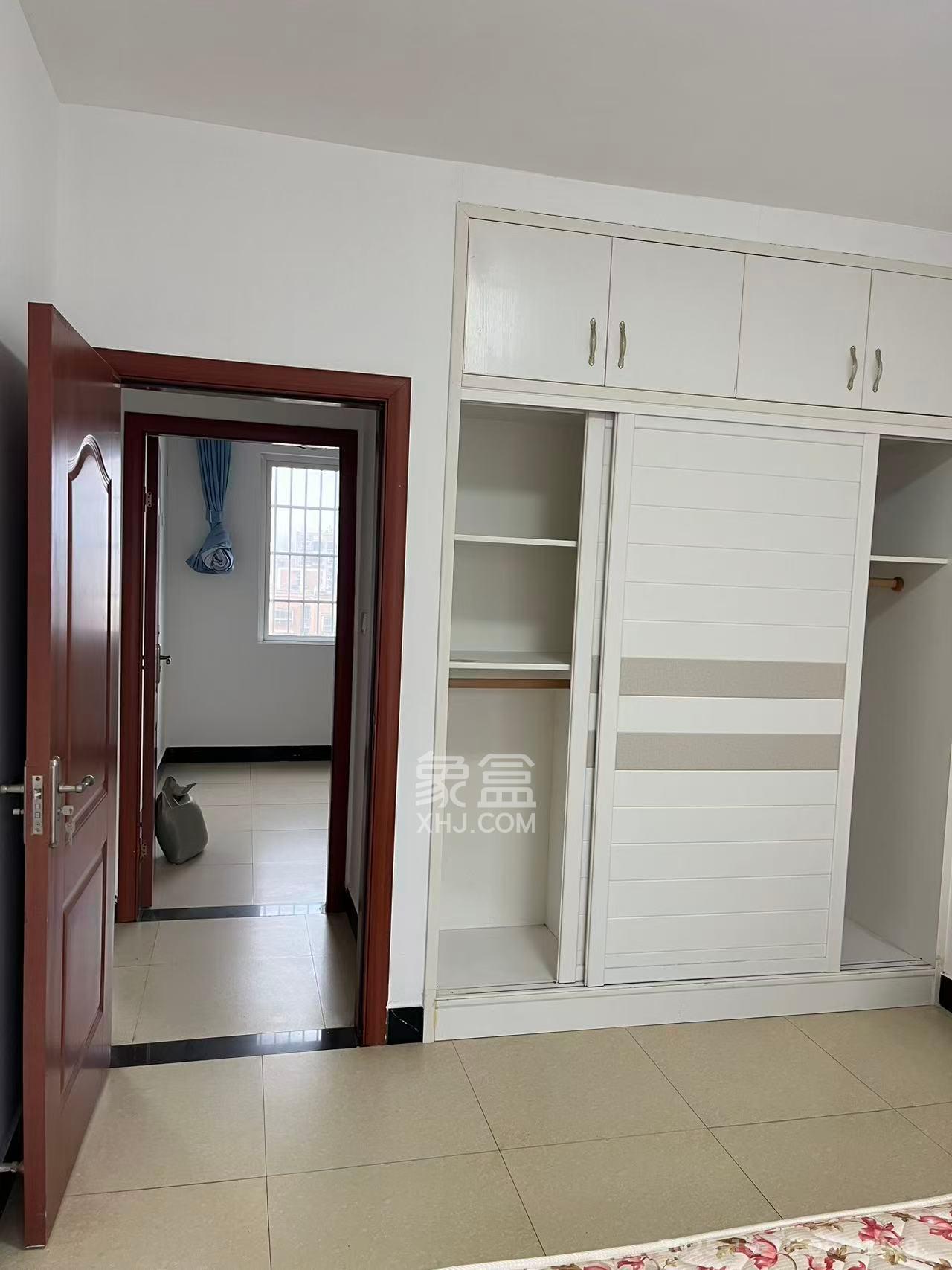 和润园一、二期 3室1厅1卫 1800.0元/月 和润园一、二期 3室1厅1卫 1800.0元/月室内图