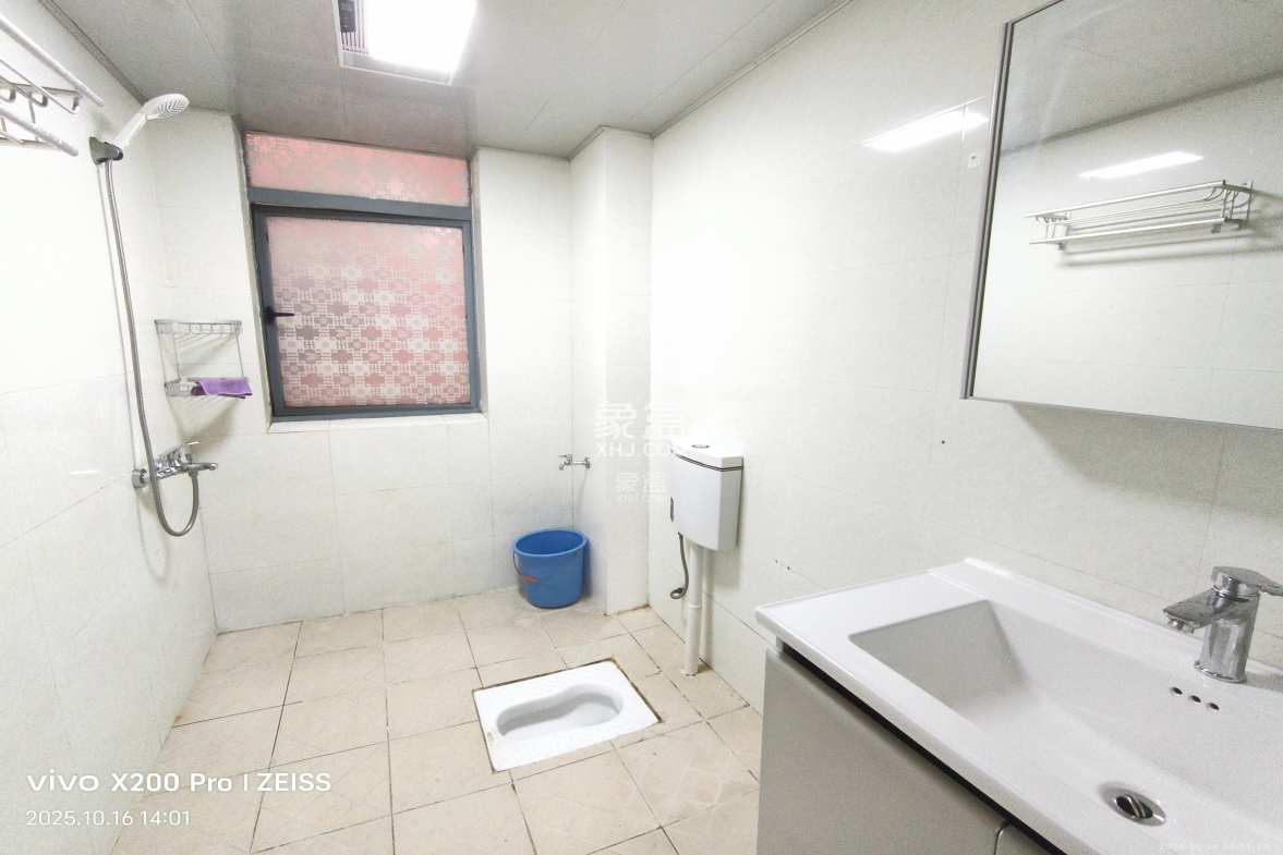 滨江君悦香邸 3室2厅2卫 3000.0元/月 滨江君悦香邸 3室2厅2卫 3000.0元/月室内图