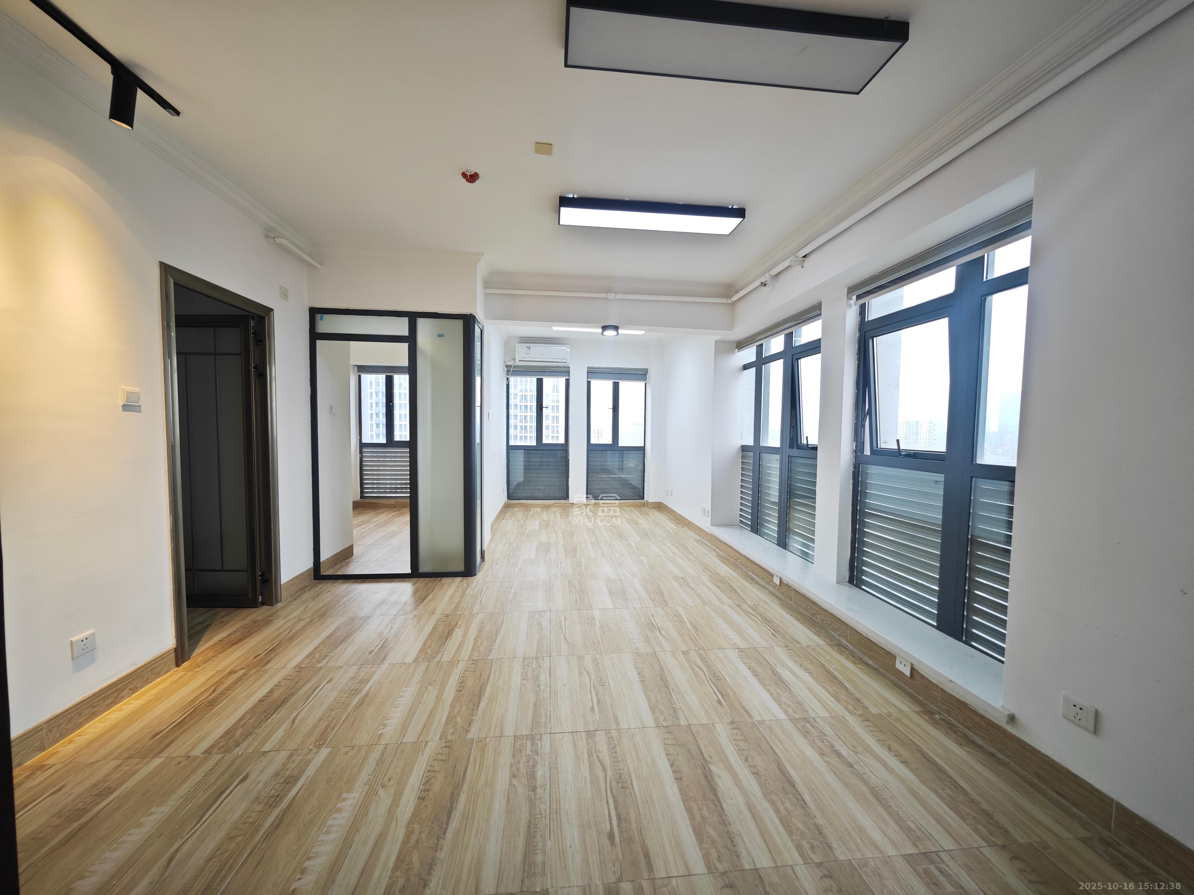 欧亚达国际广场 2室2厅1卫 2000.0元/月 欧亚达国际广场 2室2厅1卫 2000.0元/月室内图