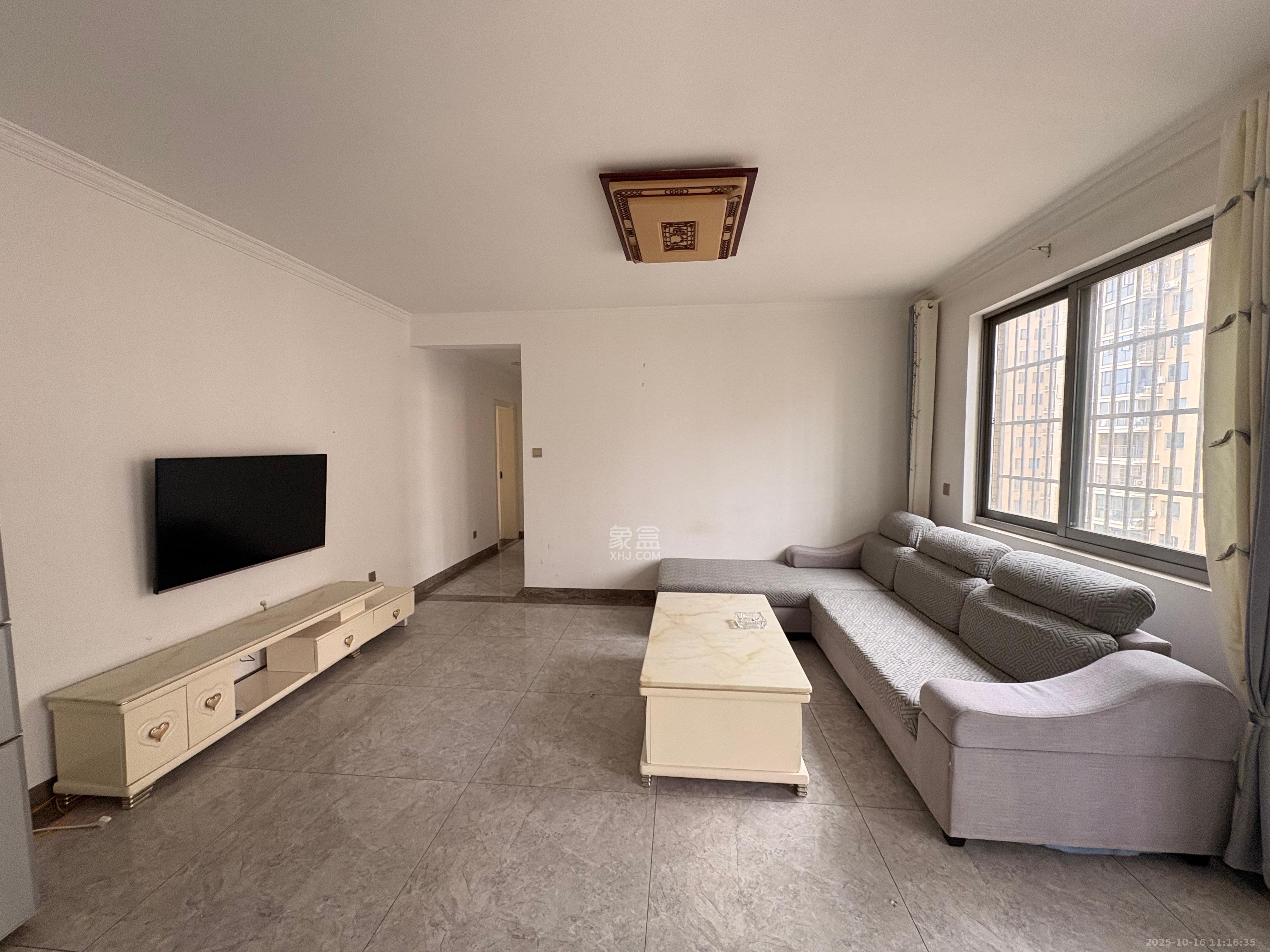 汇景豪庭  1室2厅1卫    2500.0元/月室内图