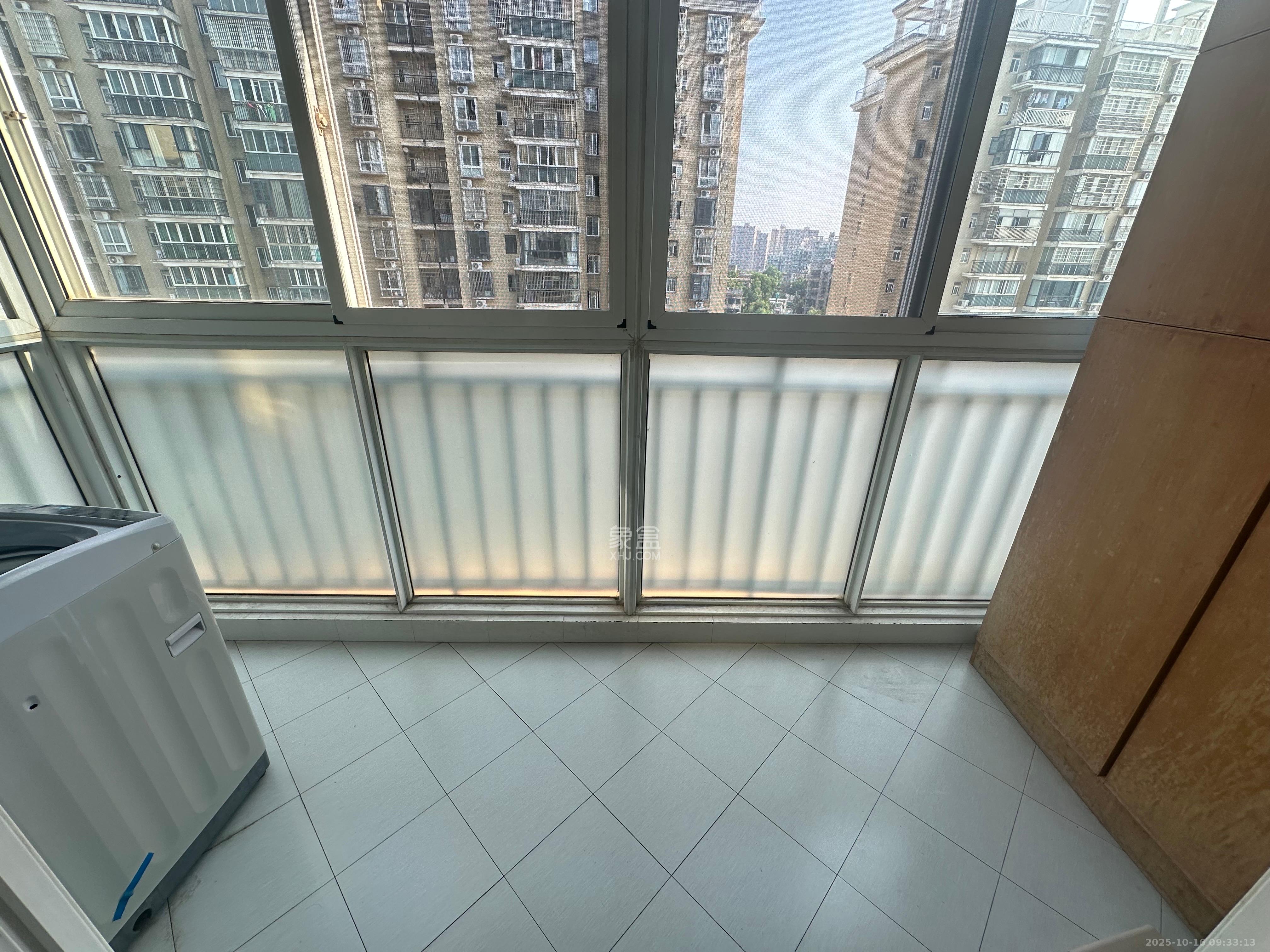 金碧文华  2室2厅1卫    2000.0元/月室内图