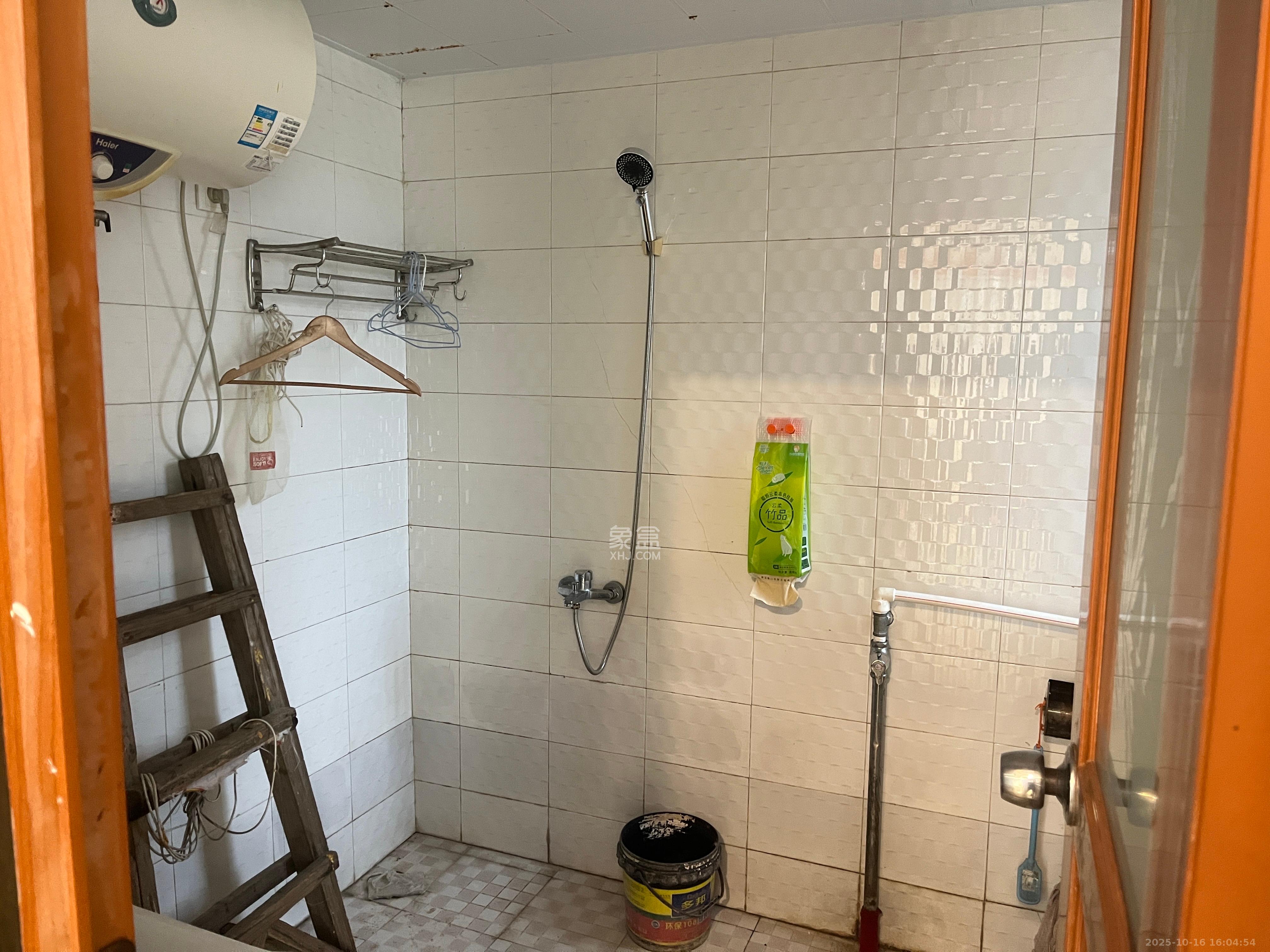 上海城小区  2室2厅1卫    2200.0元/月室内图