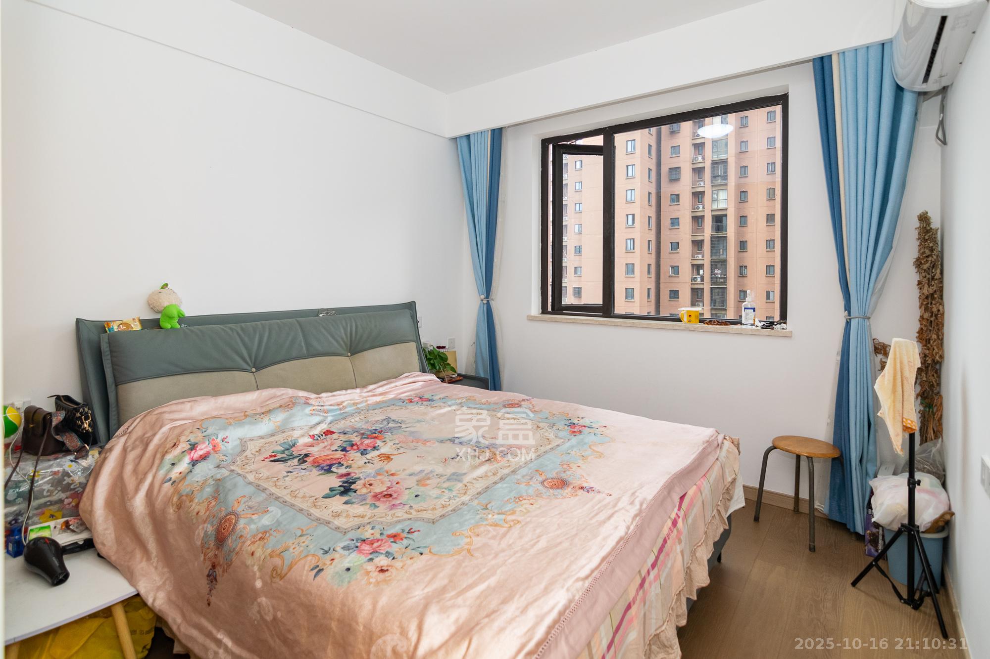 新城国际花都 3室2厅2卫 75.0万 新城国际花都 3室2厅2卫 75.0万卧室