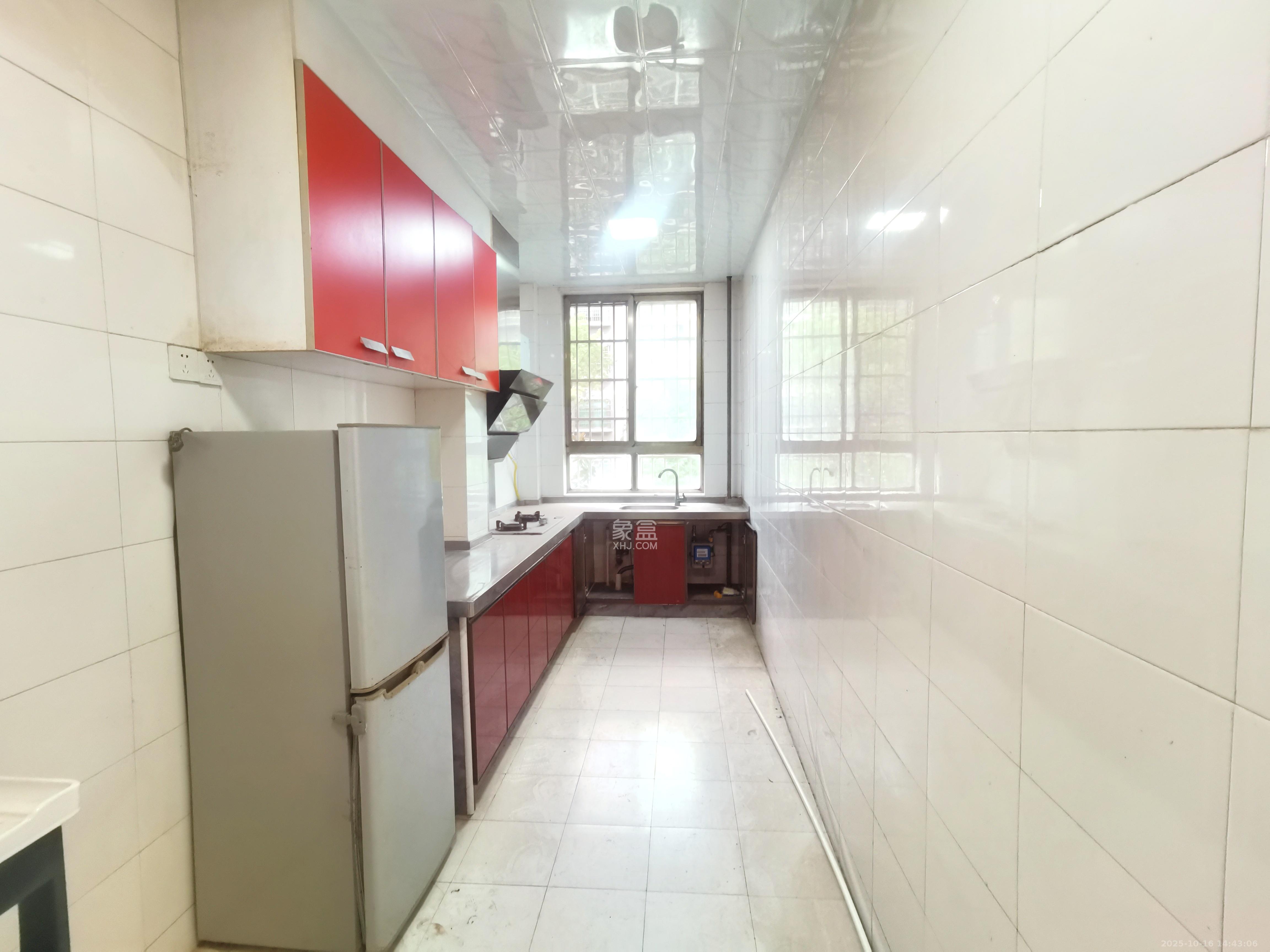 兴联母山小区  3室2厅2卫    1800.0元/月室内图