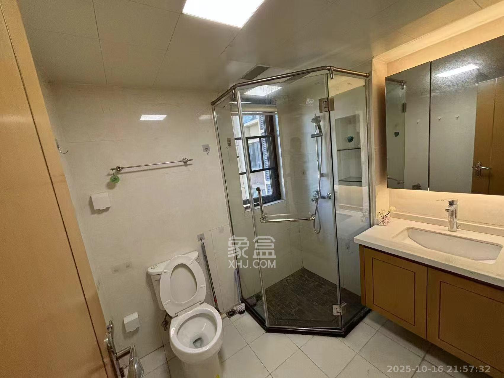 中建嘉和城凤凰台(中建瑞兴家园) 3室2厅2卫 2200.0元/月 中建嘉和城凤凰台(中建瑞兴家园) 3室2厅2卫 2200.0元/月室内图