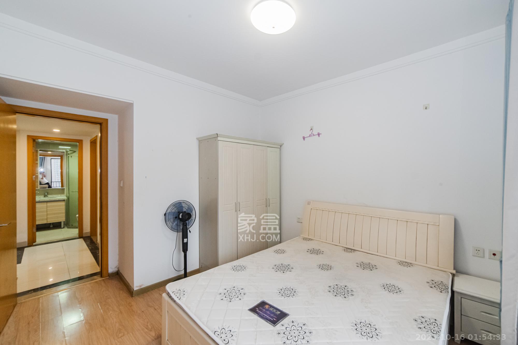 珠江郦城公园1号  3室2厅2卫    84.1万 珠江郦城公园1号  3室2厅2卫    84.1万卧室