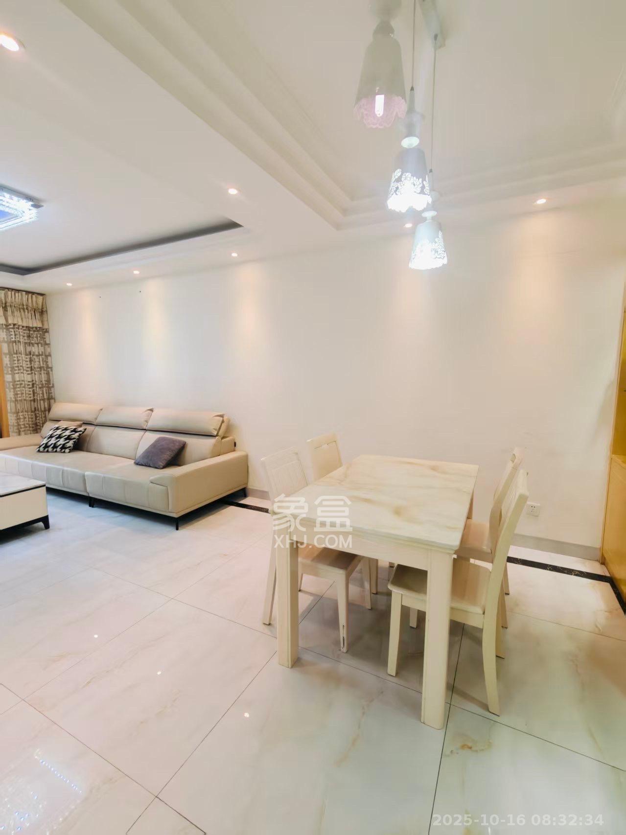 海洋半岛（月珑湾）  3室2厅1卫    2400.0元/月室内图