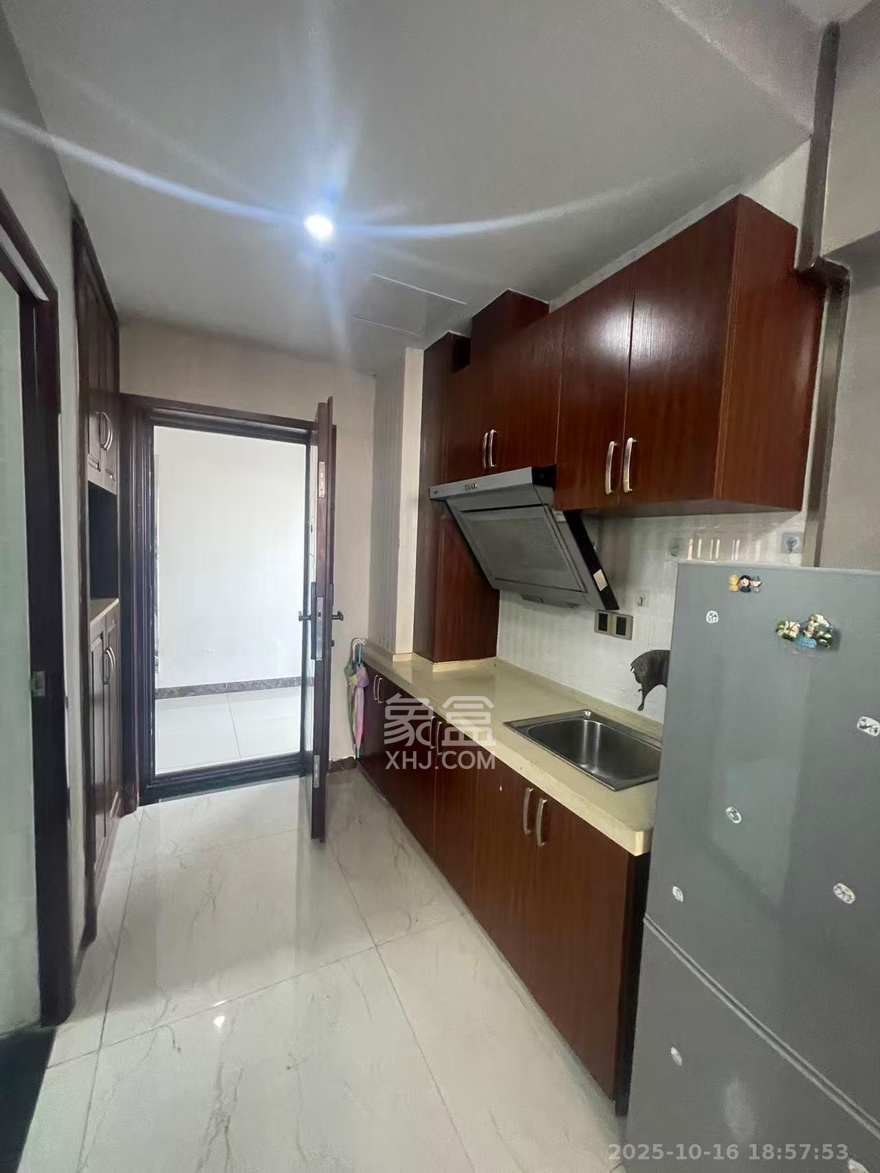 众东国际 1室1厅1卫 2000.0元/月 众东国际 1室1厅1卫 2000.0元/月室内图