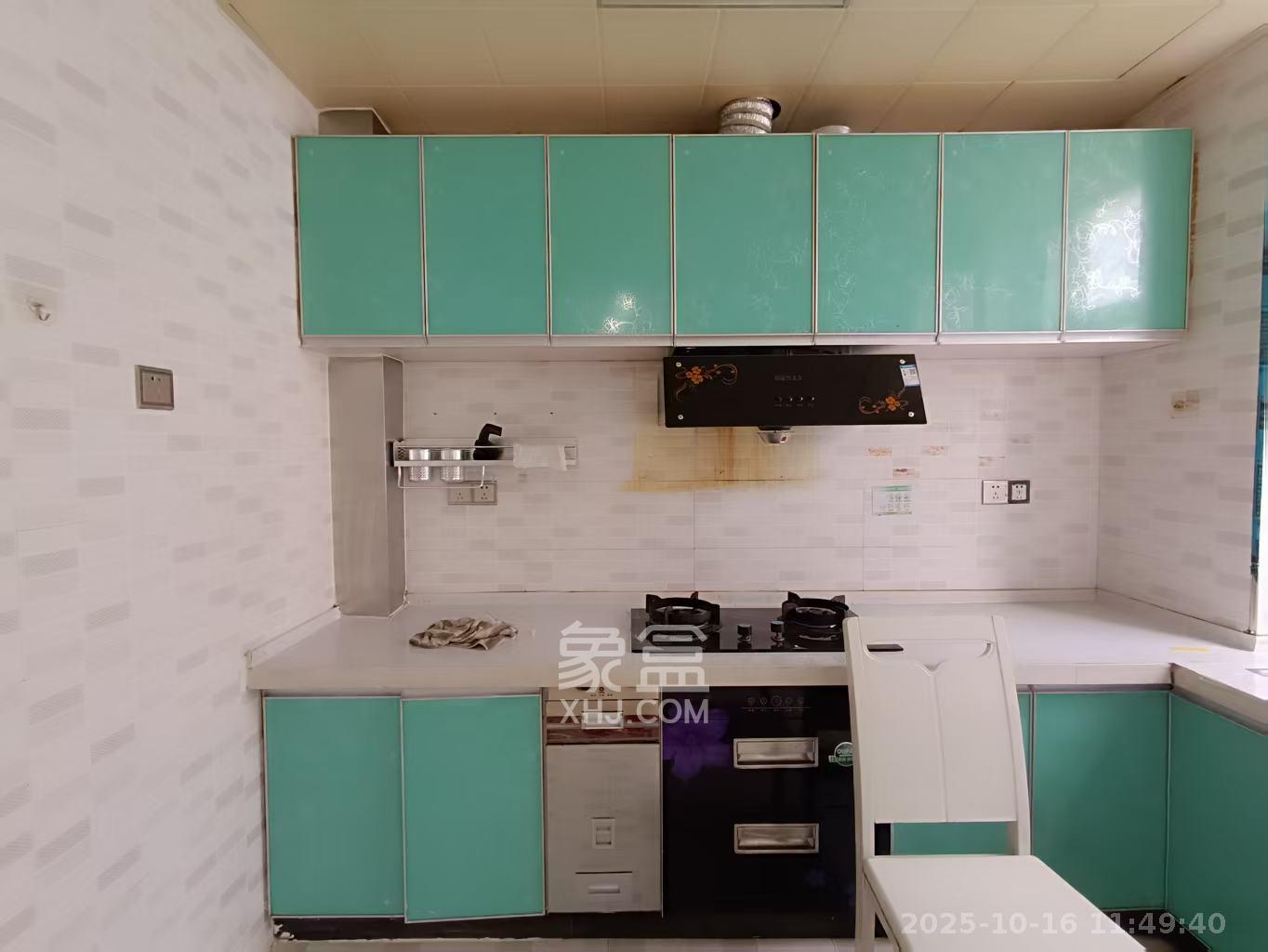 卓越麓山别墅（麓山峰境产权麓山花苑）  3室2厅1卫    1400.0元/月室内图