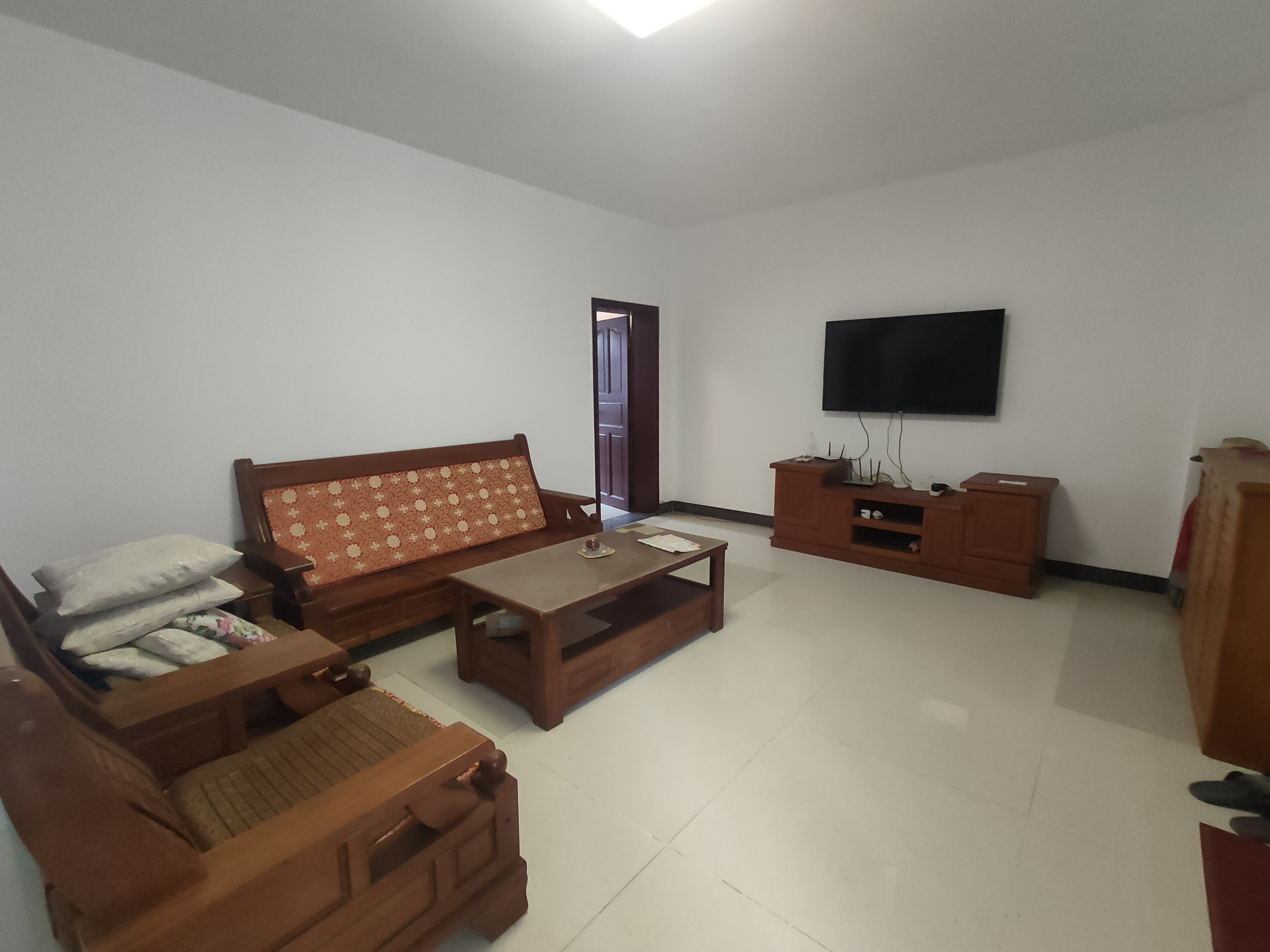 汇宇花园 4室2厅2卫 3000.0元/月 汇宇花园 4室2厅2卫 3000.0元/月室内图