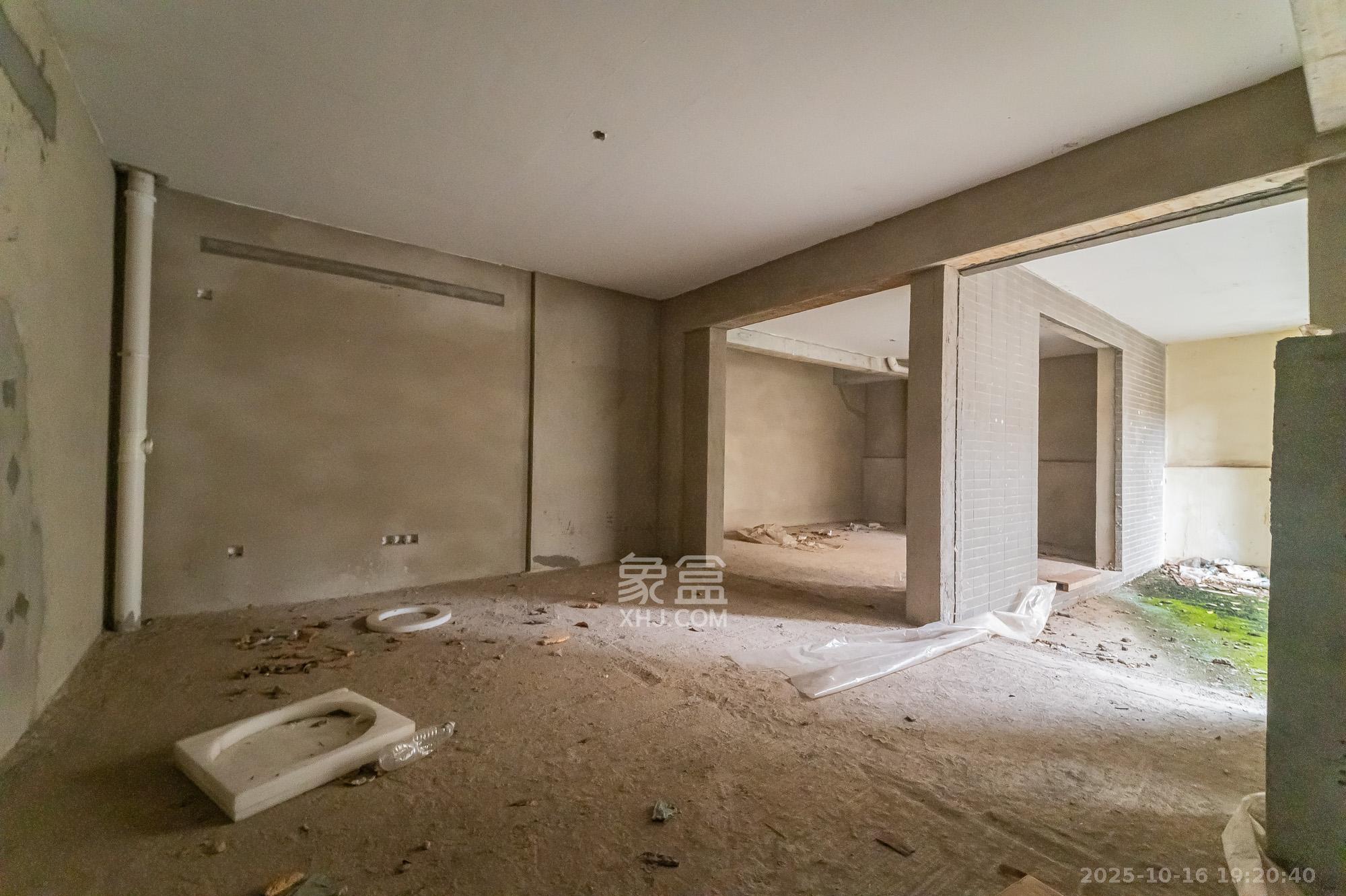 海伦春天 5室2厅3卫 215.0万 海伦春天 5室2厅3卫 215.0万其他