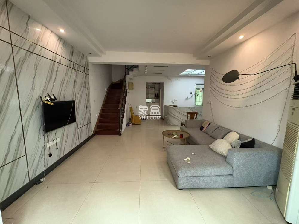 西苑小区  4室2厅2卫    40.0万