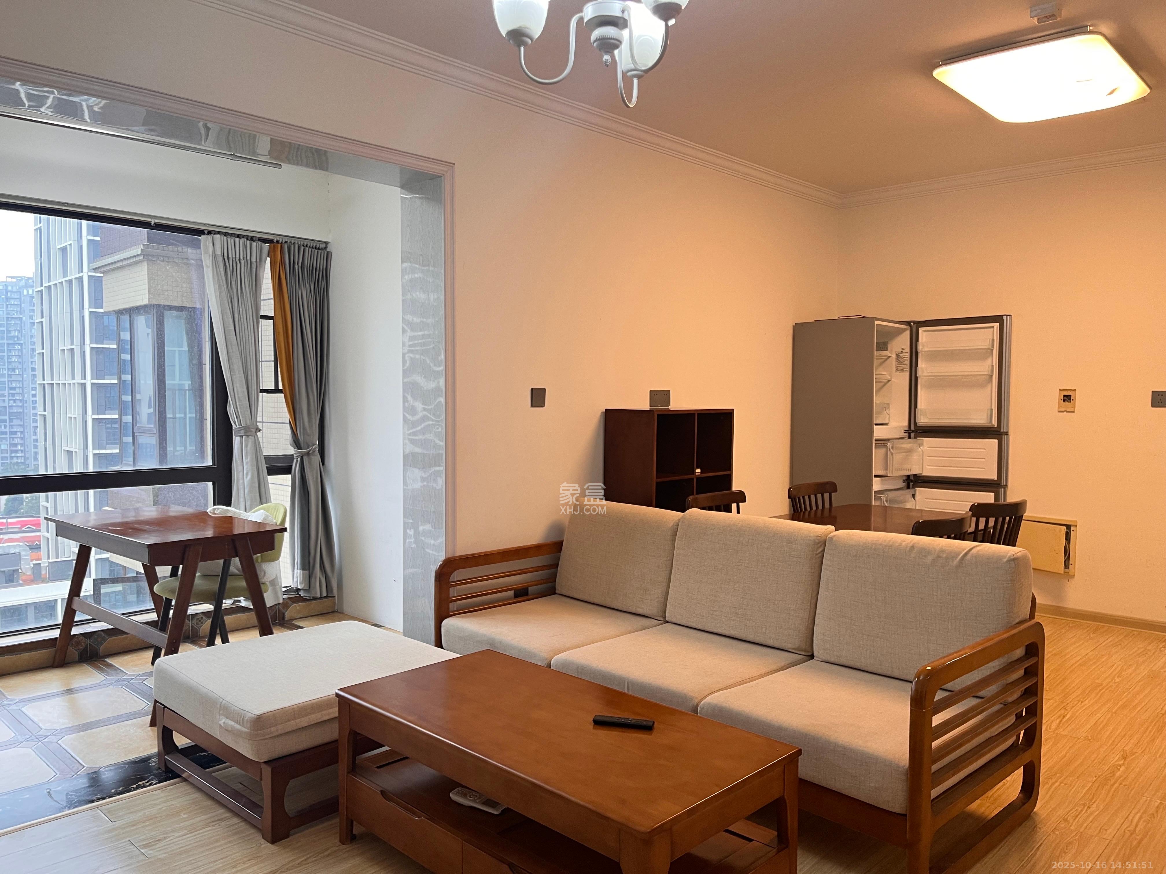 保利西海岸B区  3室2厅1卫    2800.0元/月 保利西海岸B区  3室2厅1卫    2800.0元/月室内图1