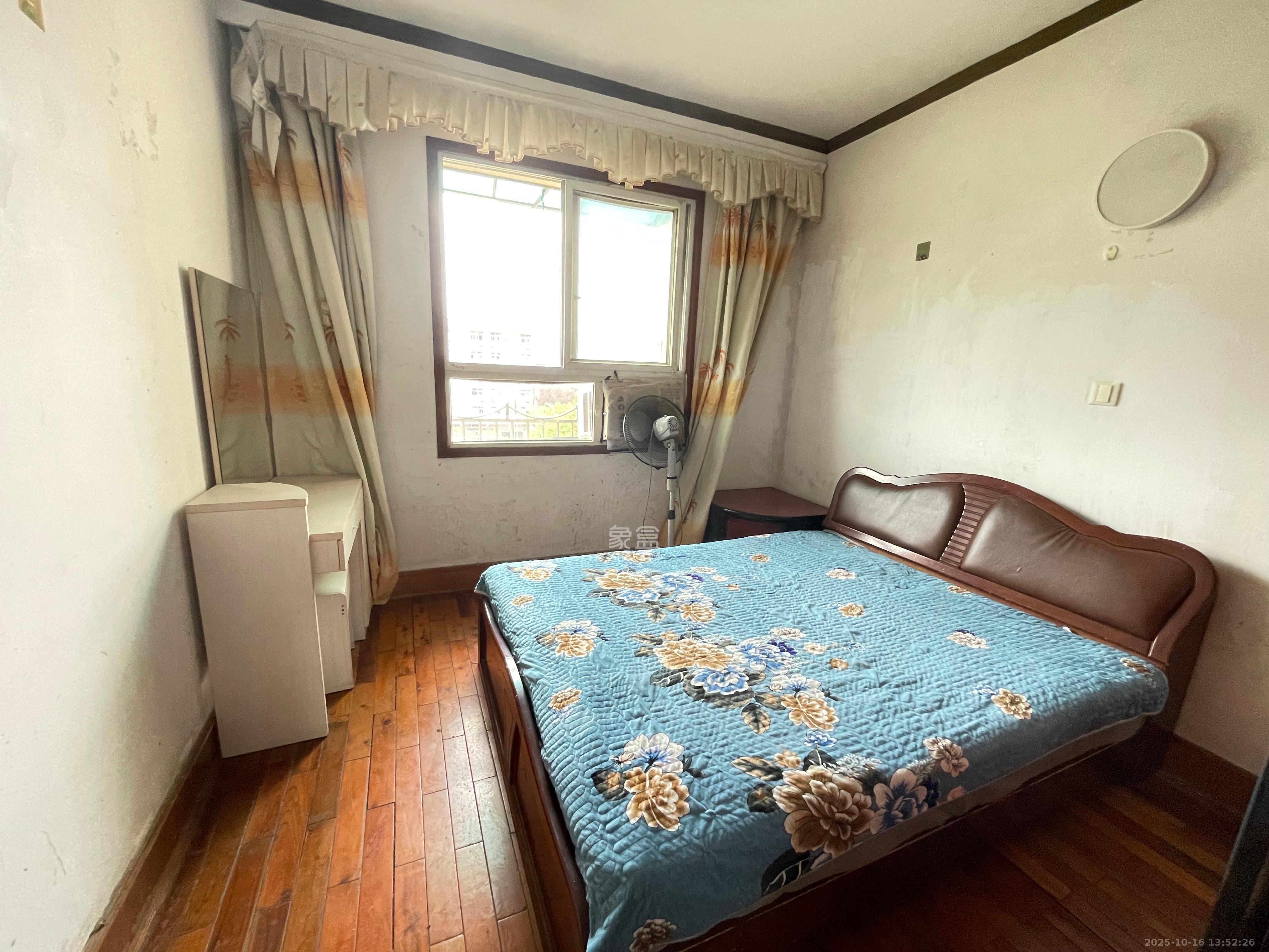 中建五局信和苑二区  3室2厅1卫    1200.0元/月 中建五局信和苑二区  3室2厅1卫    1200.0元/月室内图