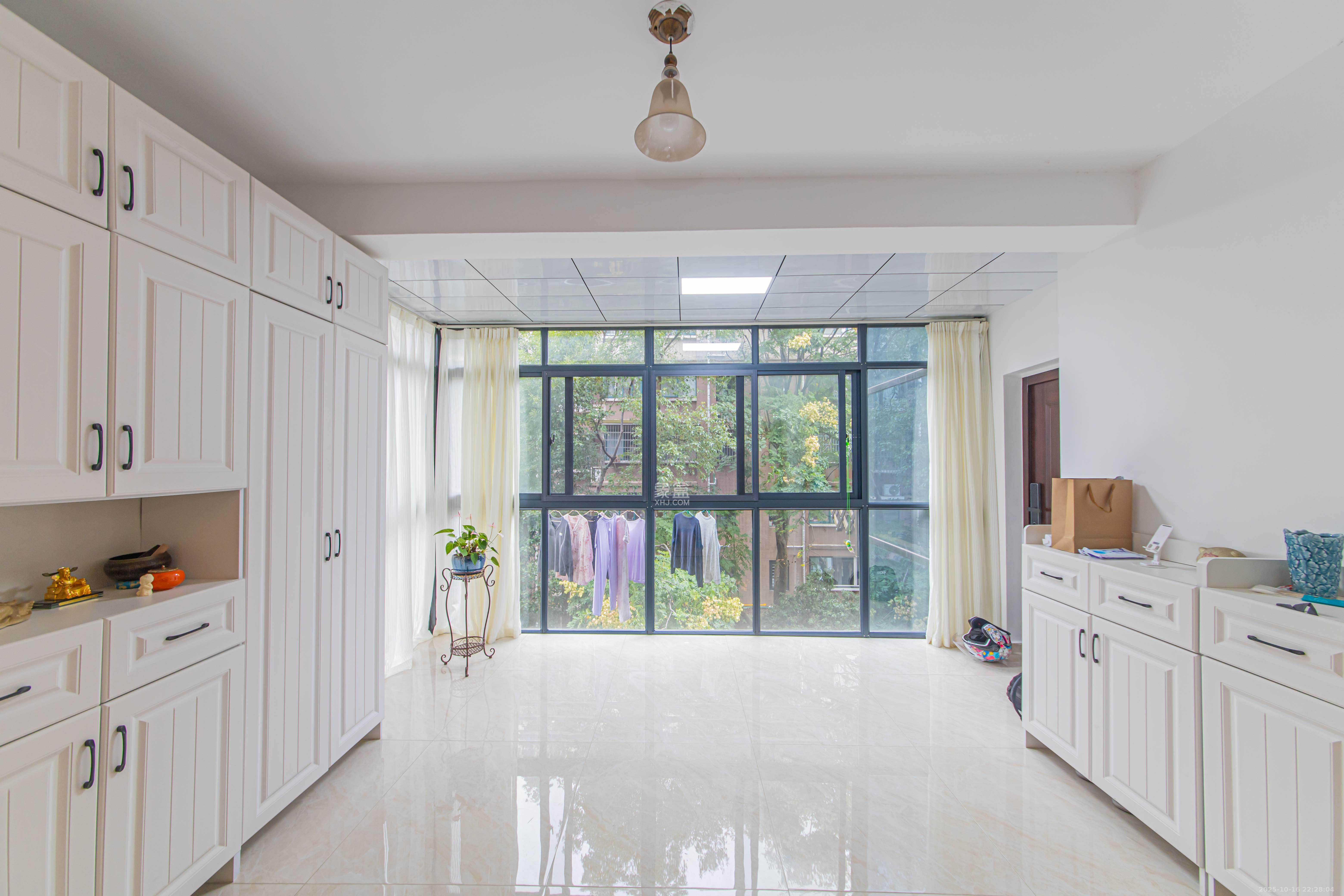 银桂苑  3室2厅2卫    108.0万阳台