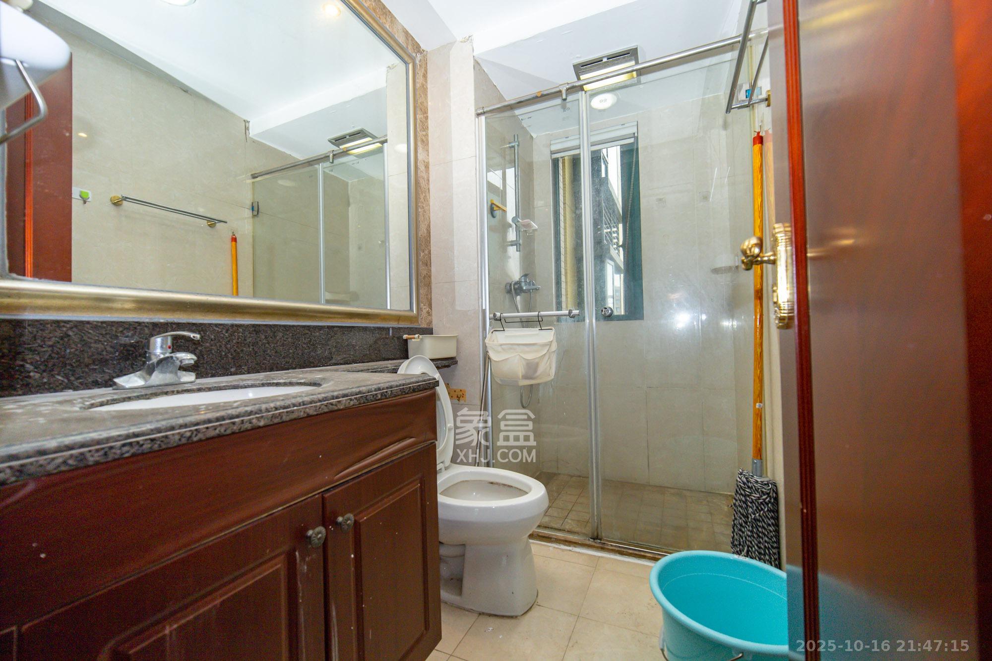 恒大雅苑 3室2厅1卫 89.0万 恒大雅苑 3室2厅1卫 89.0万卫生间