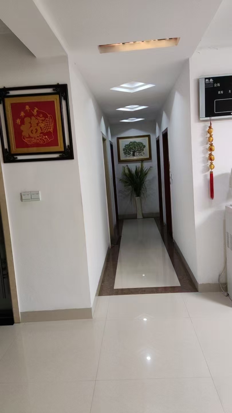 兴雁大楼 3室2厅2卫 1300.0元/月 兴雁大楼 3室2厅2卫 1300.0元/月室内图