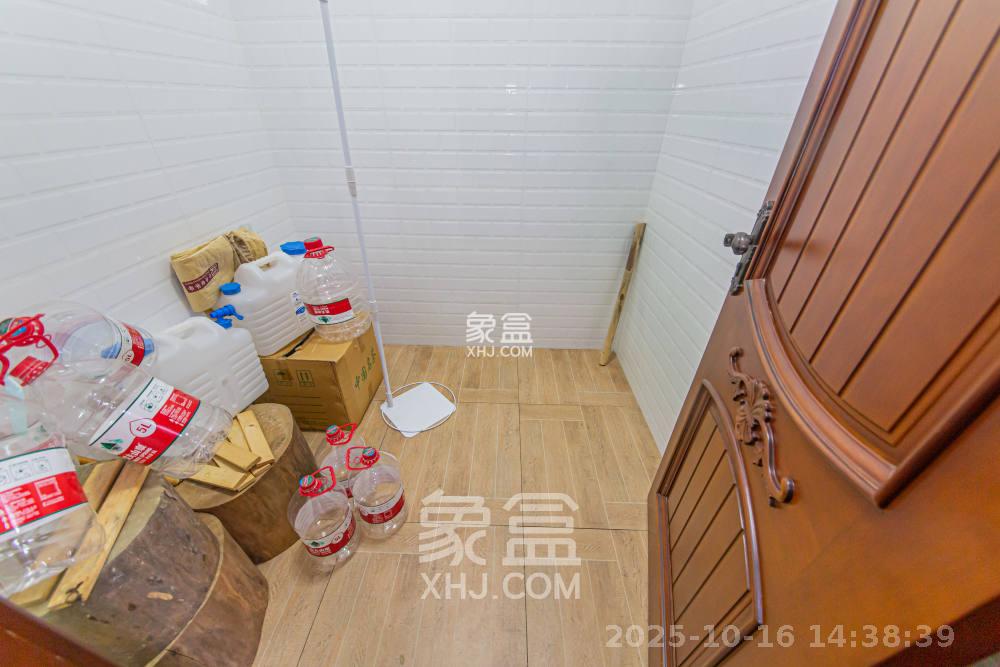 鑫远和城(一、二期)  4室2厅2卫    3800.0元/月 鑫远和城(一、二期)  4室2厅2卫    3800.0元/月室内图