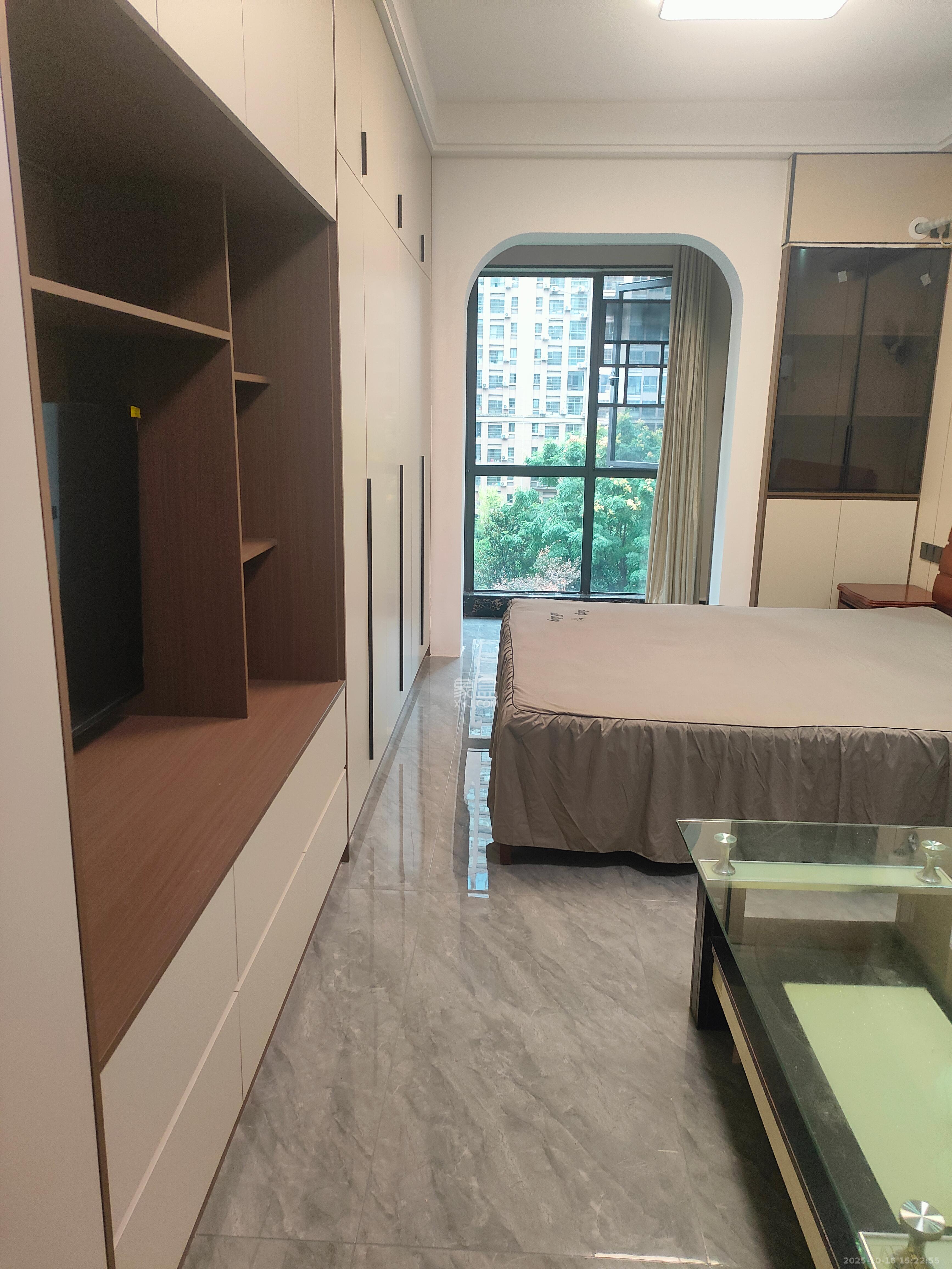 星沙算中心  1室1厅1卫    1600.0元/月 星沙算中心  1室1厅1卫    1600.0元/月室内图1