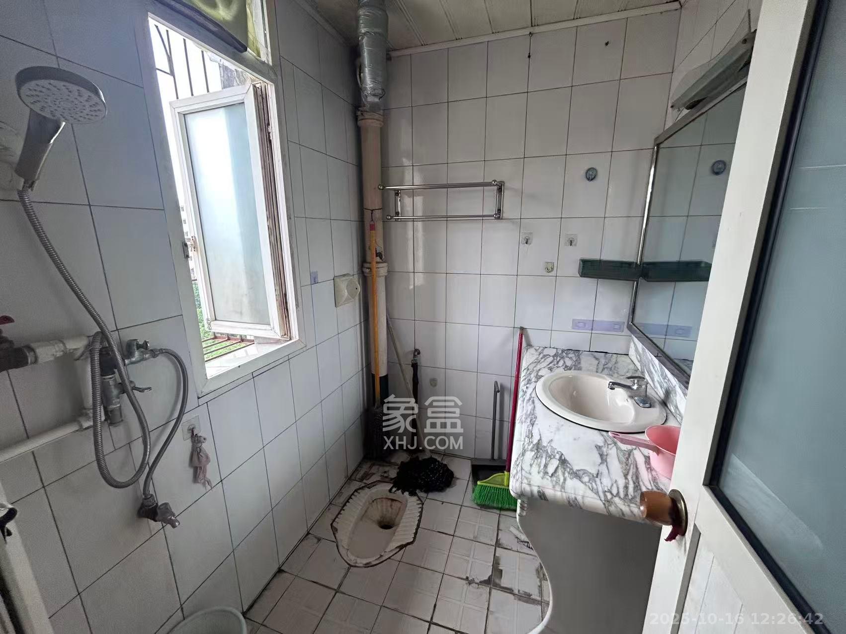 涂家冲社区(涂新小区、农商银行宿舍)  2室1厅1卫    1500.0元/月 涂家冲社区(涂新小区、农商银行宿舍)  2室1厅1卫    1500.0元/月室内图