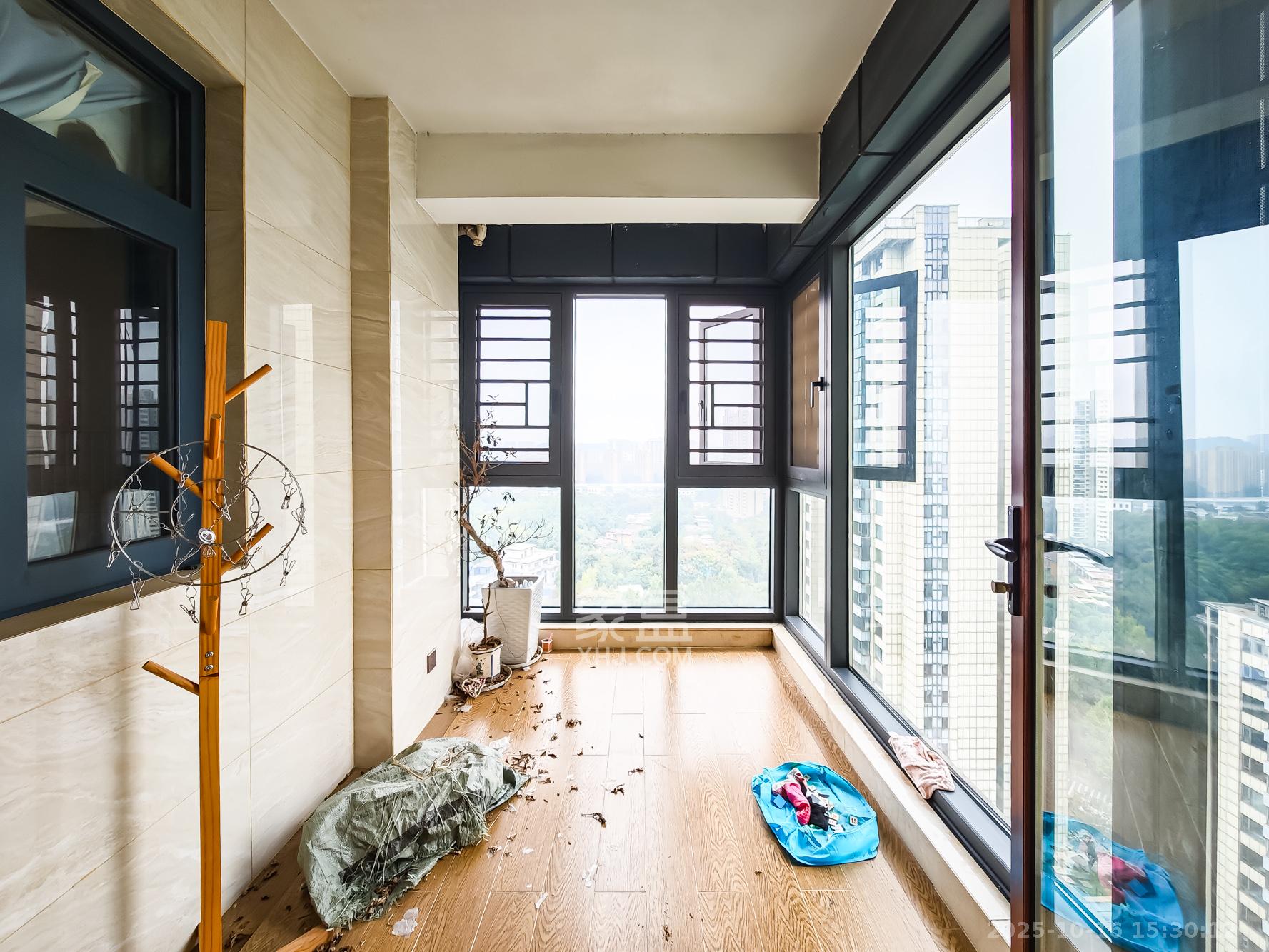 湘江壹号一二三期(创远湘江壹号) 1室0厅0卫 288.0万 湘江壹号一二三期(创远湘江壹号) 1室0厅0卫 288.0万阳台