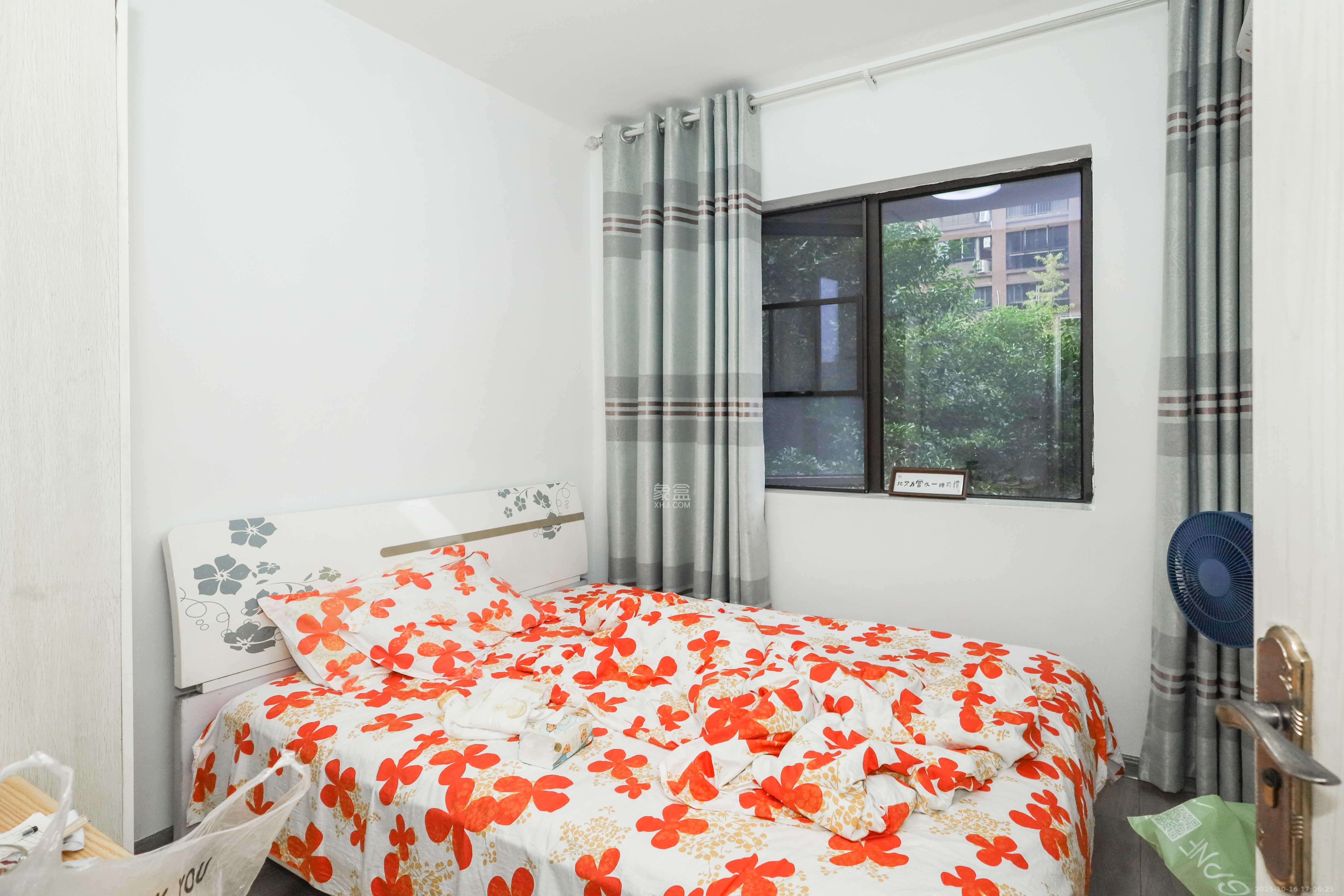 中冶中央公园  3室2厅2卫    97.9万 中冶中央公园  3室2厅2卫    97.9万卧室