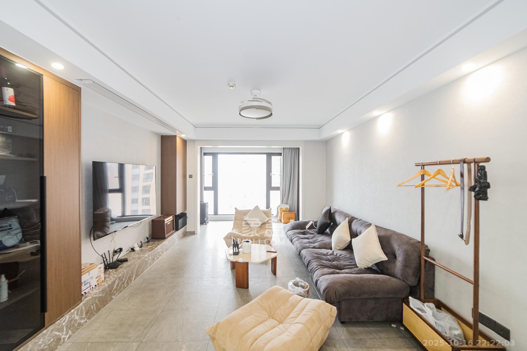 北辰三角洲E6区  1室2厅2卫    220.0万