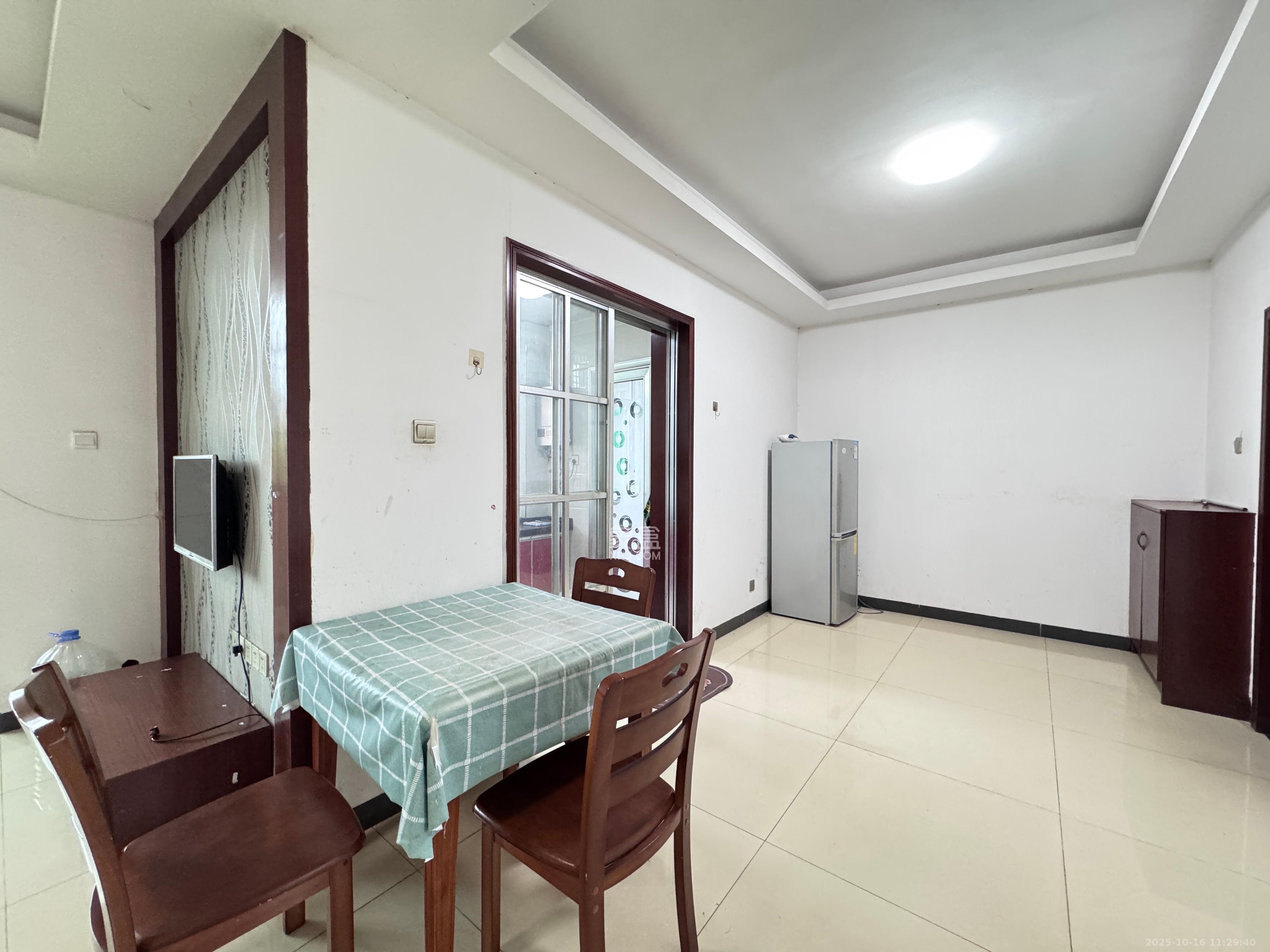 金桂小区一期 1室0厅0卫 1500.0元/月 金桂小区一期 1室0厅0卫 1500.0元/月室内图