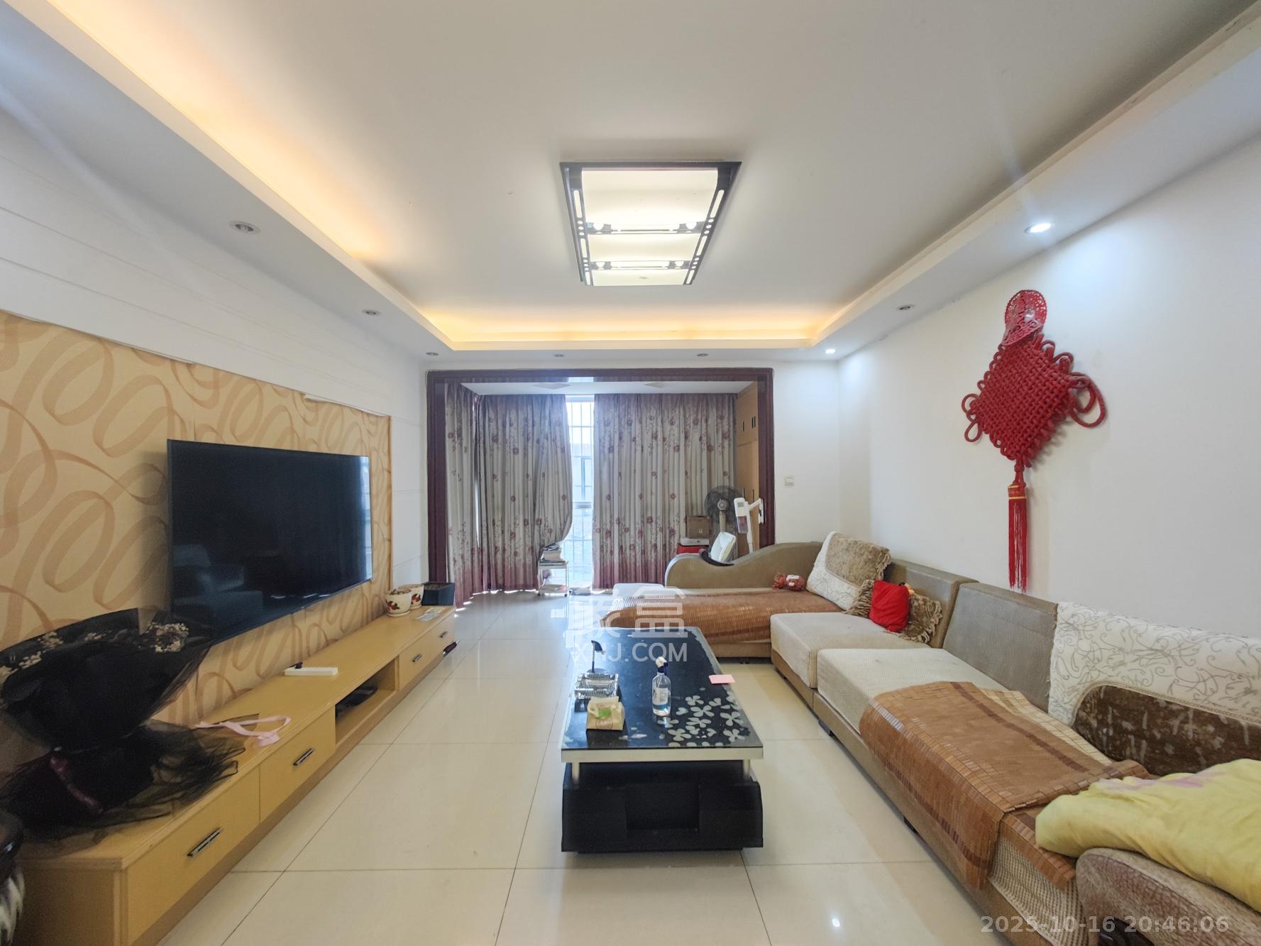 弘欣公寓  2室1厅1卫    42.0万 弘欣公寓  2室1厅1卫    42.0万客厅