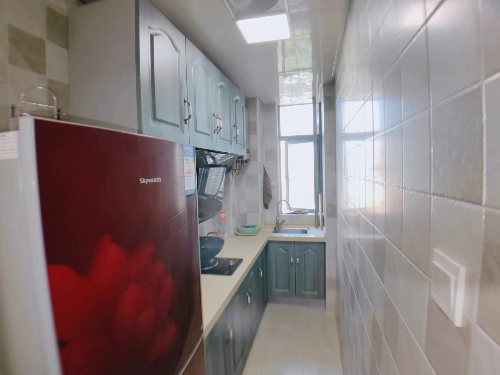 鹏利广场  1室1厅1卫    1100.0元/月