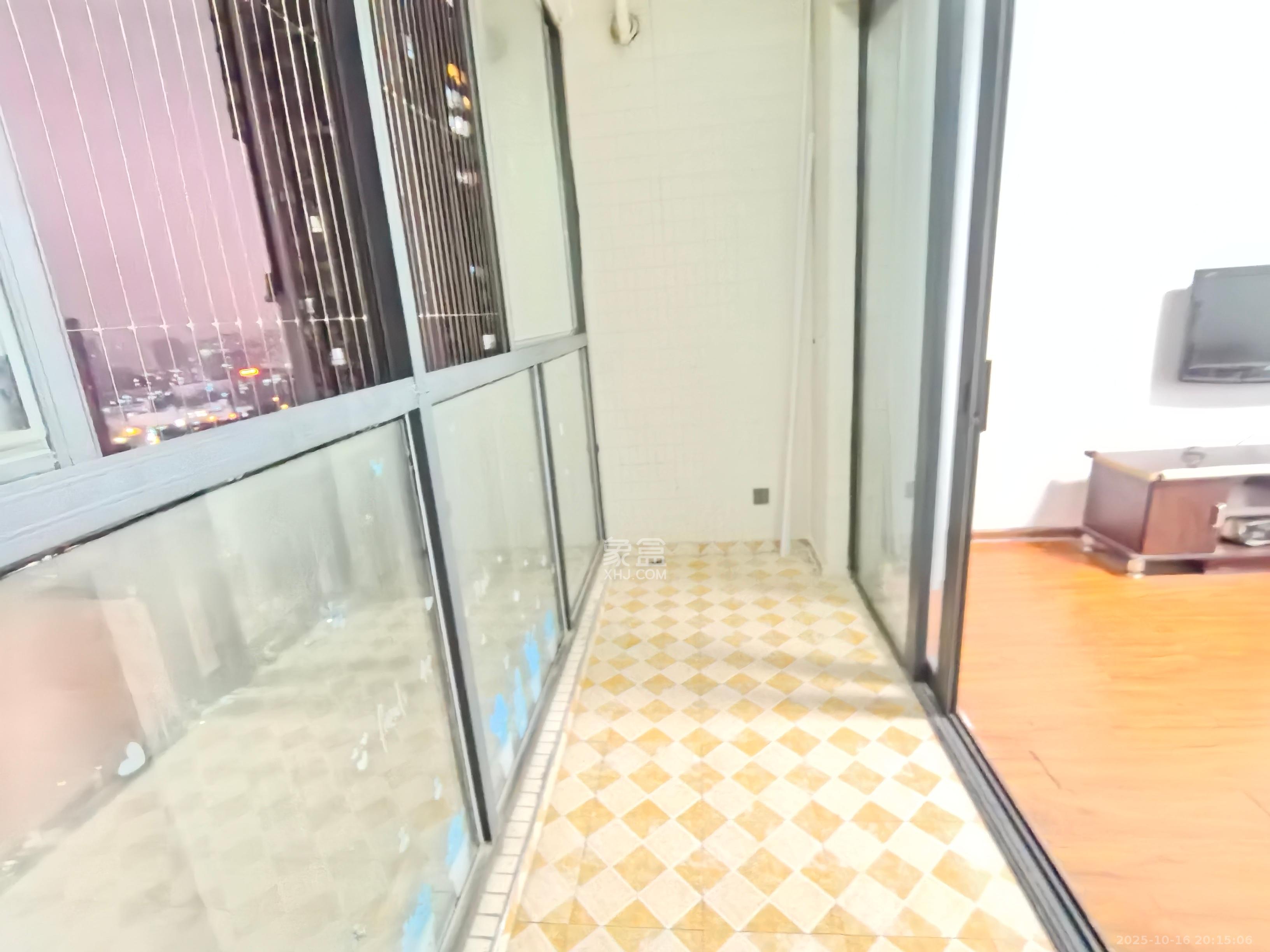 城南故事家园  3室2厅1卫    2000.0元/月室内图