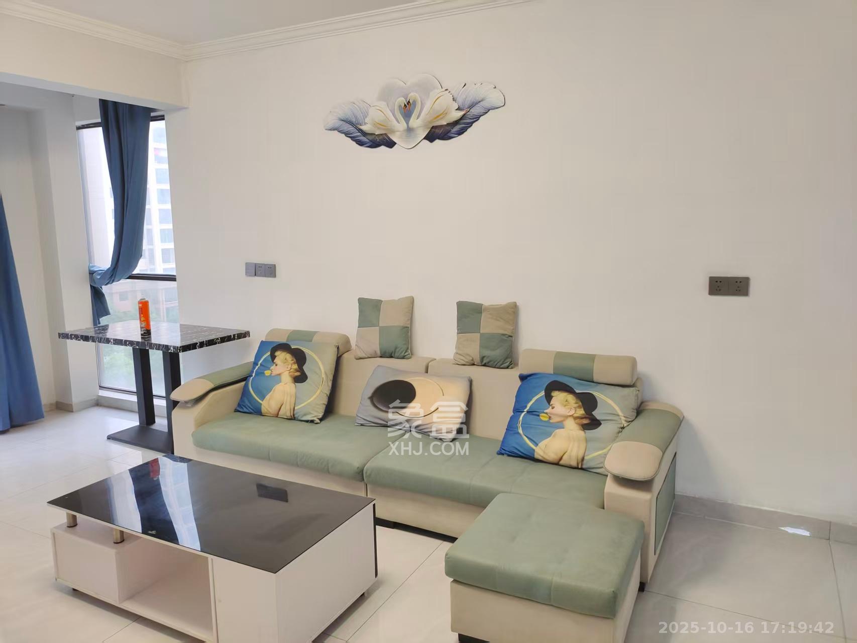 中城苑 3室2厅2卫 2500.0元/月 中城苑 3室2厅2卫 2500.0元/月室内图