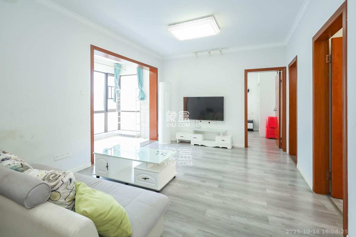 保利西海岸B区  3室2厅1卫    3100.0元/月 保利西海岸B区  3室2厅1卫    3100.0元/月室内图