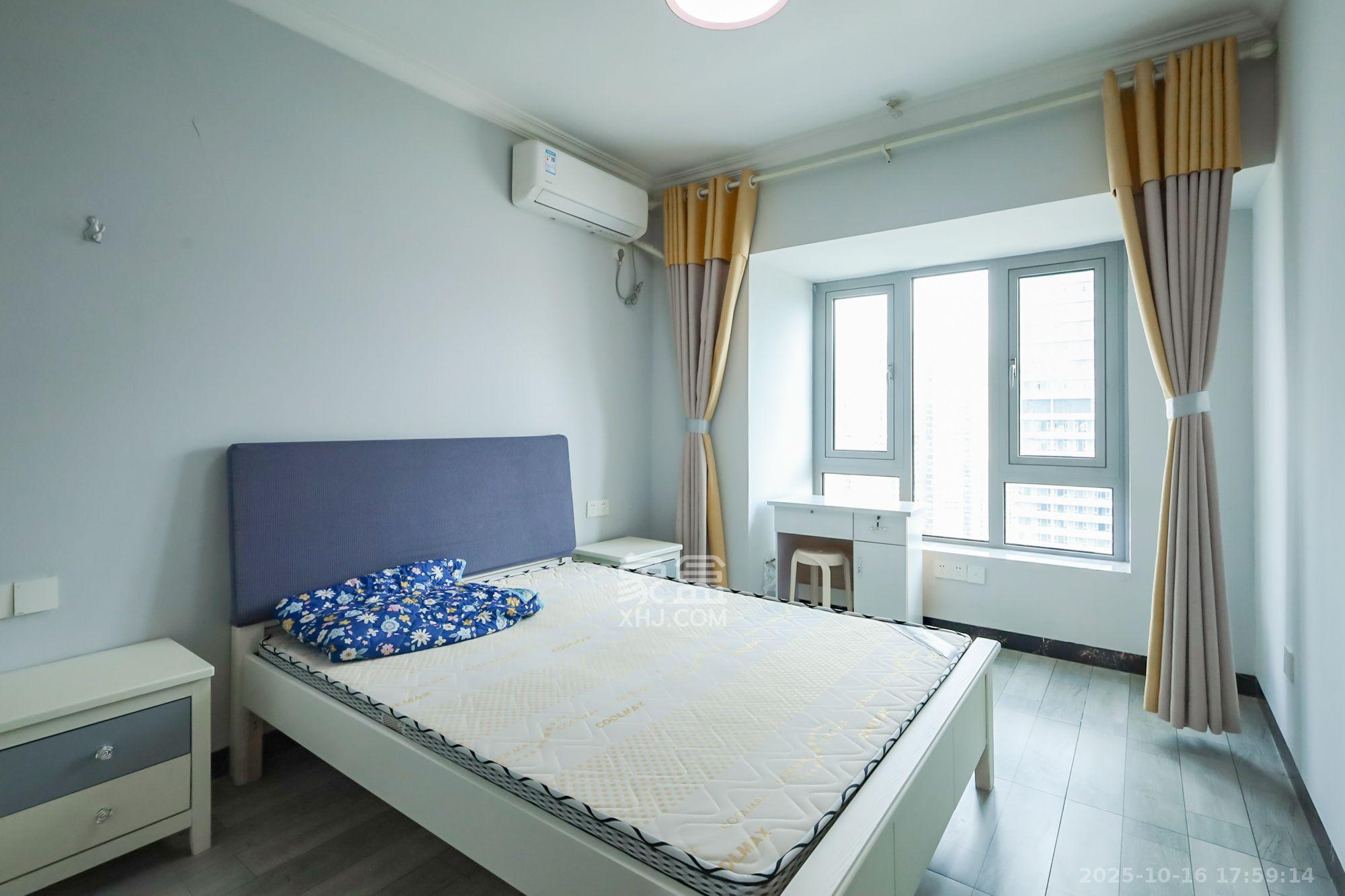 世茂铂翠湾四期(世茂悦享) 3室2厅1卫 3200.0元/月 世茂铂翠湾四期(世茂悦享) 3室2厅1卫 3200.0元/月室内图