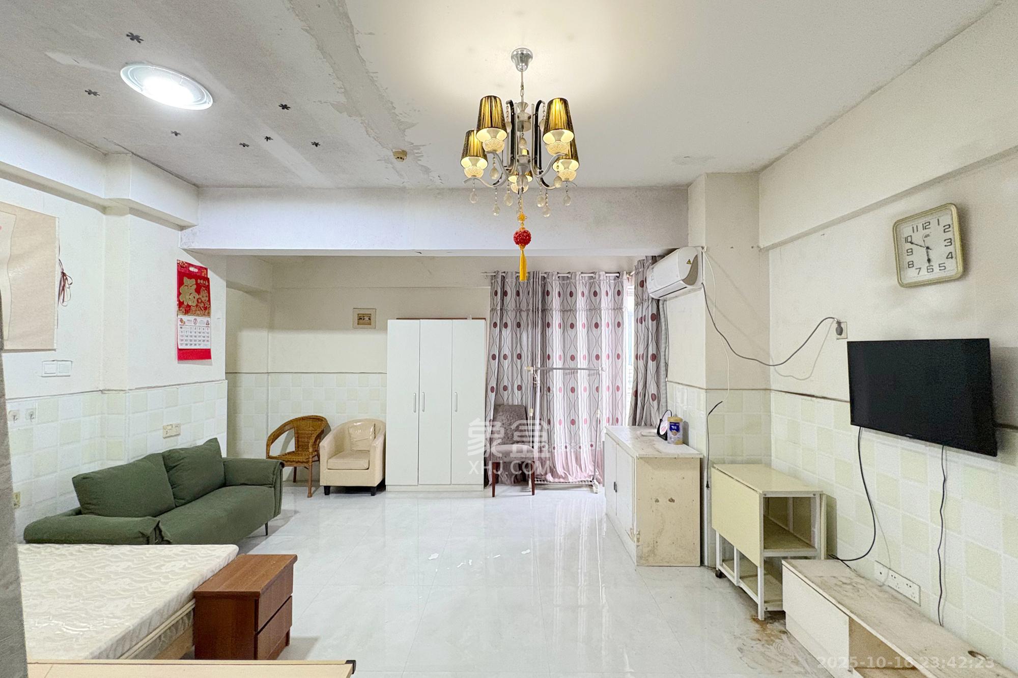 锦华时代  1室1厅1卫    36.8万 锦华时代  1室1厅1卫    36.8万客厅