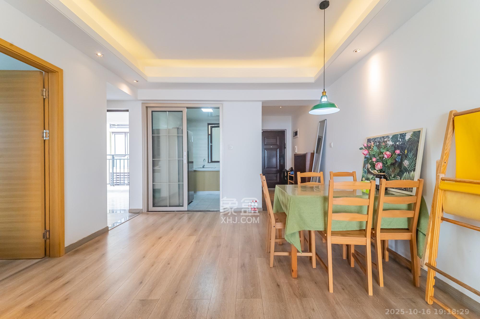 尚鑫海悦（新长海尚海城）  3室2厅1卫    75.0万客厅