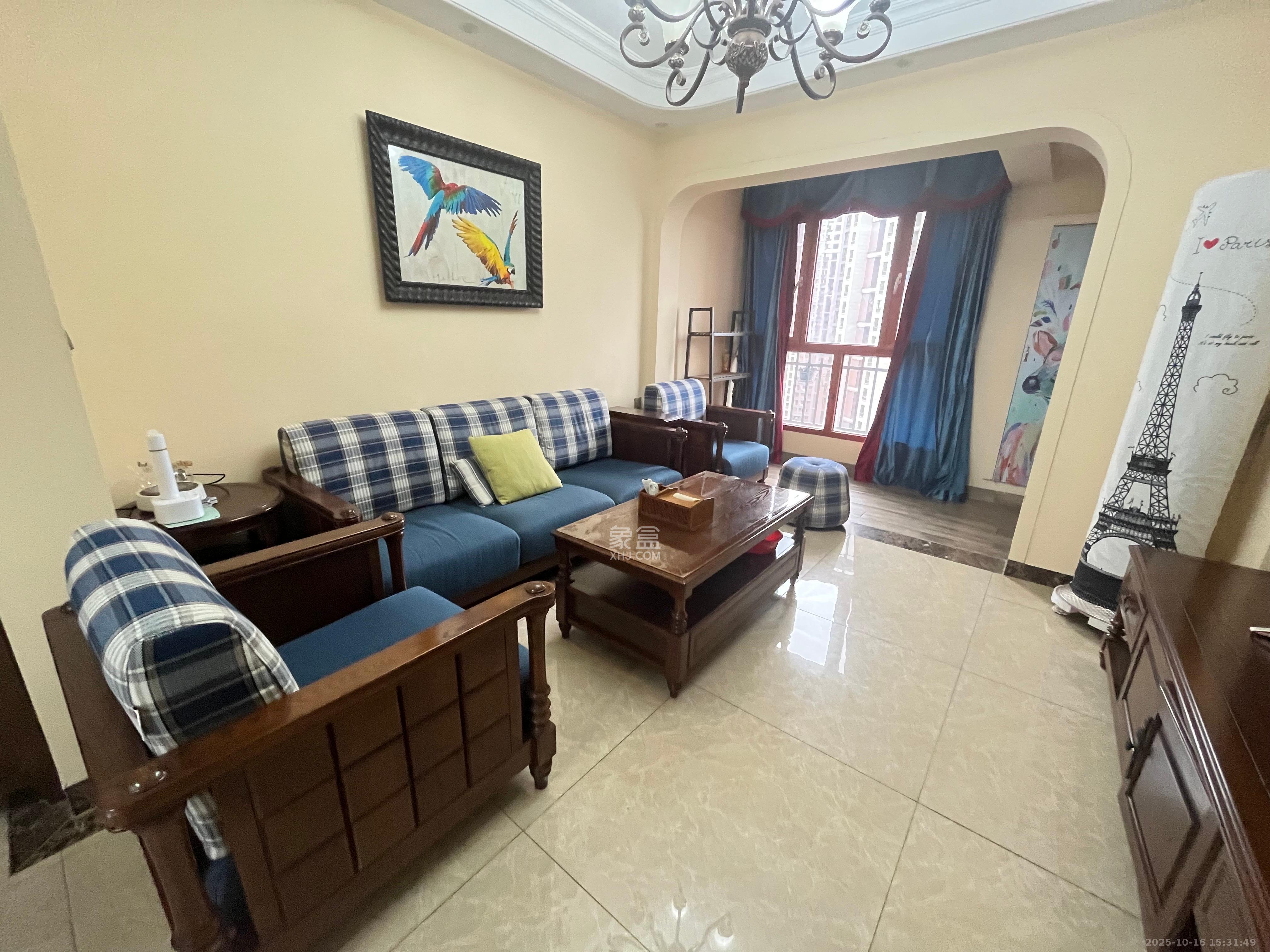 绿地海外滩一期  3室2厅1卫    2500.0元/月室内图