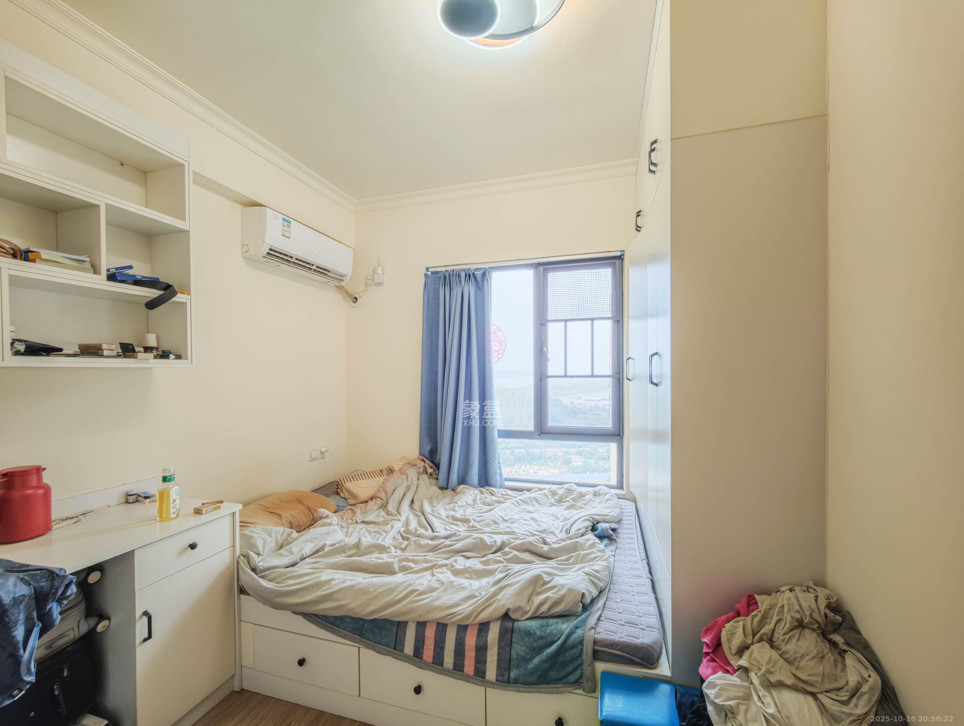 碧桂园南城首府（东宸林海）  1室0厅0卫    72.0万卧室