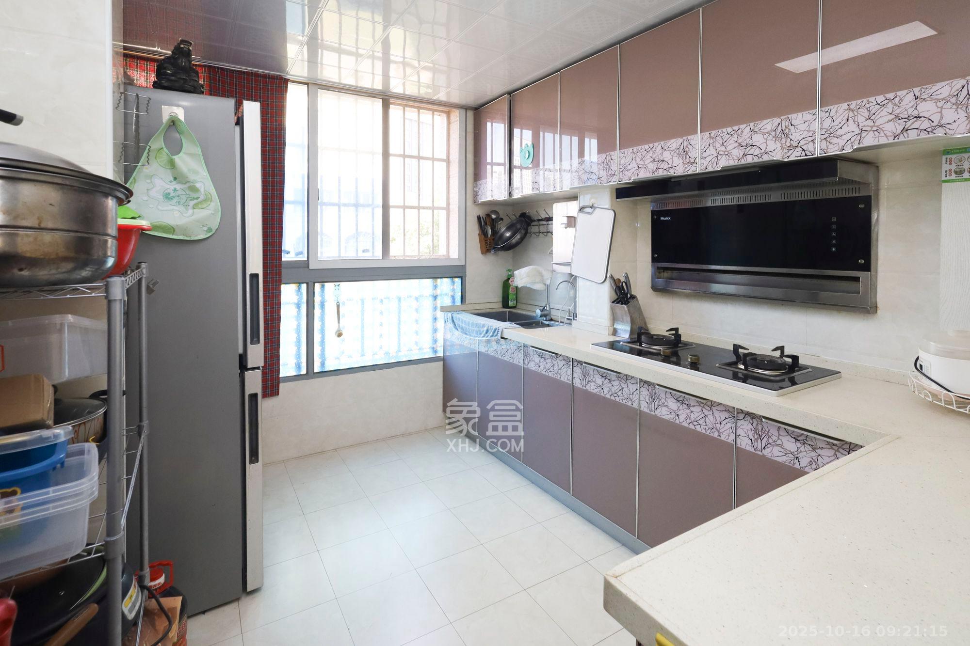 钱隆世家  3室2厅1卫    2200.0元/月室内图