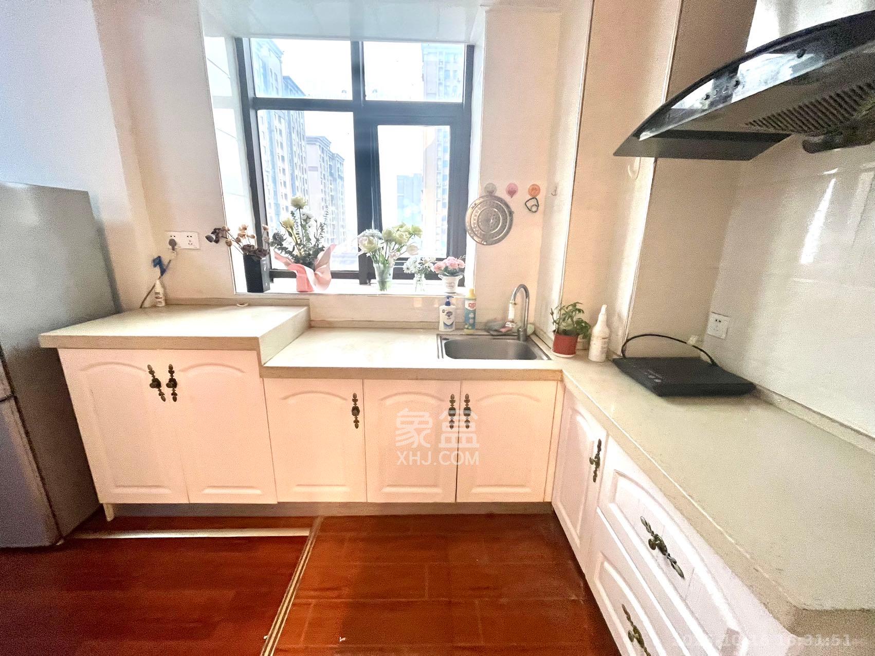 奥林匹克花园贡院三期  1室1厅0卫    1600.0元/月室内图