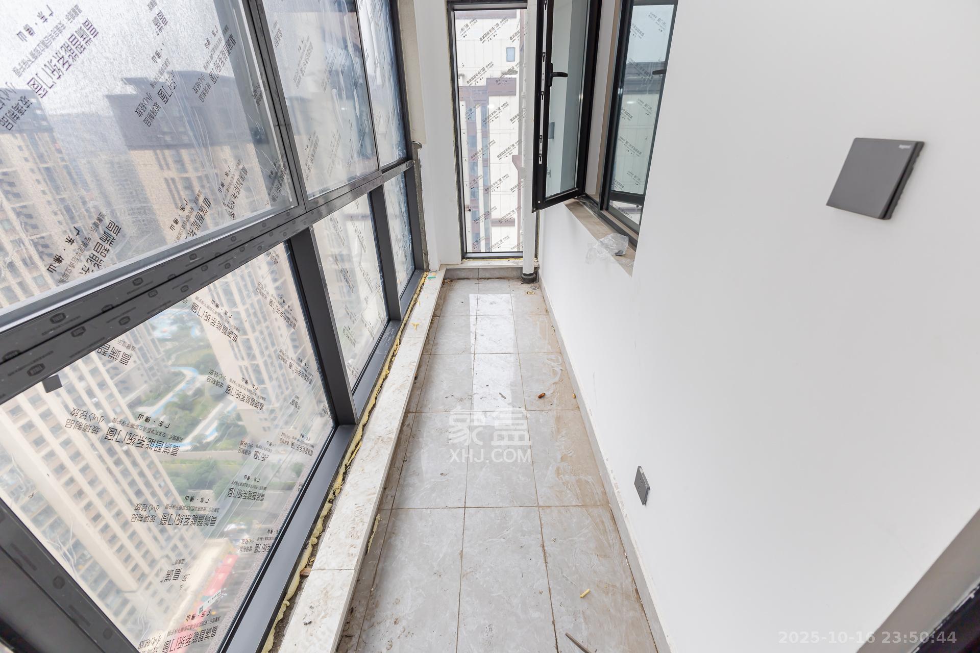 金富湘江悦城  4室2厅2卫    135.0万阳台